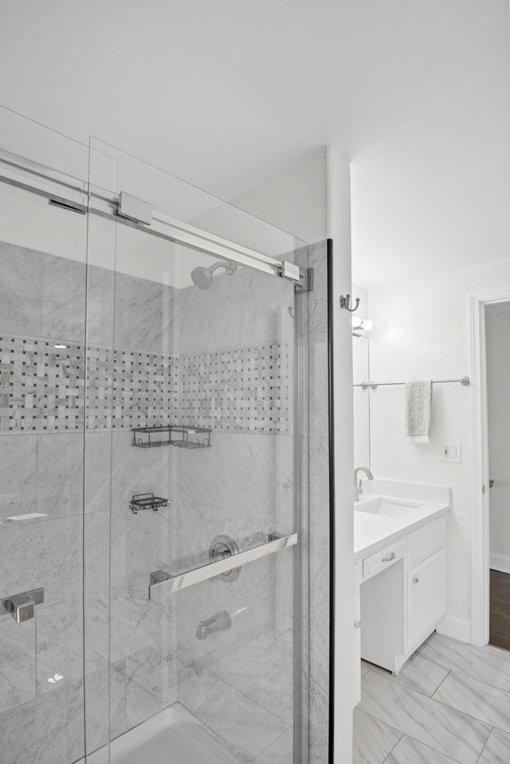 615 CORDIAL Drive, Des Plaines, IL 60018