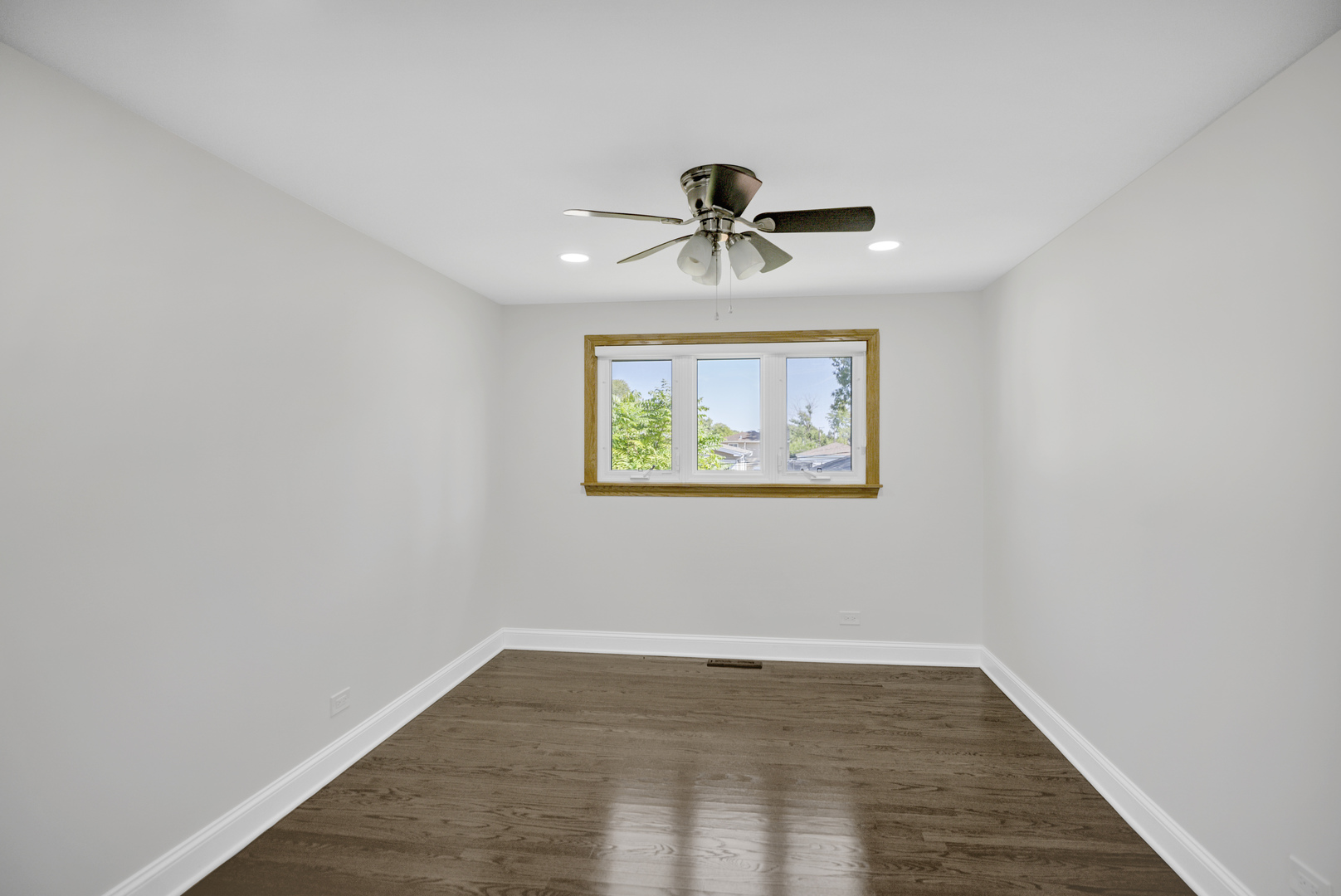 615 CORDIAL Drive, Des Plaines, IL 60018