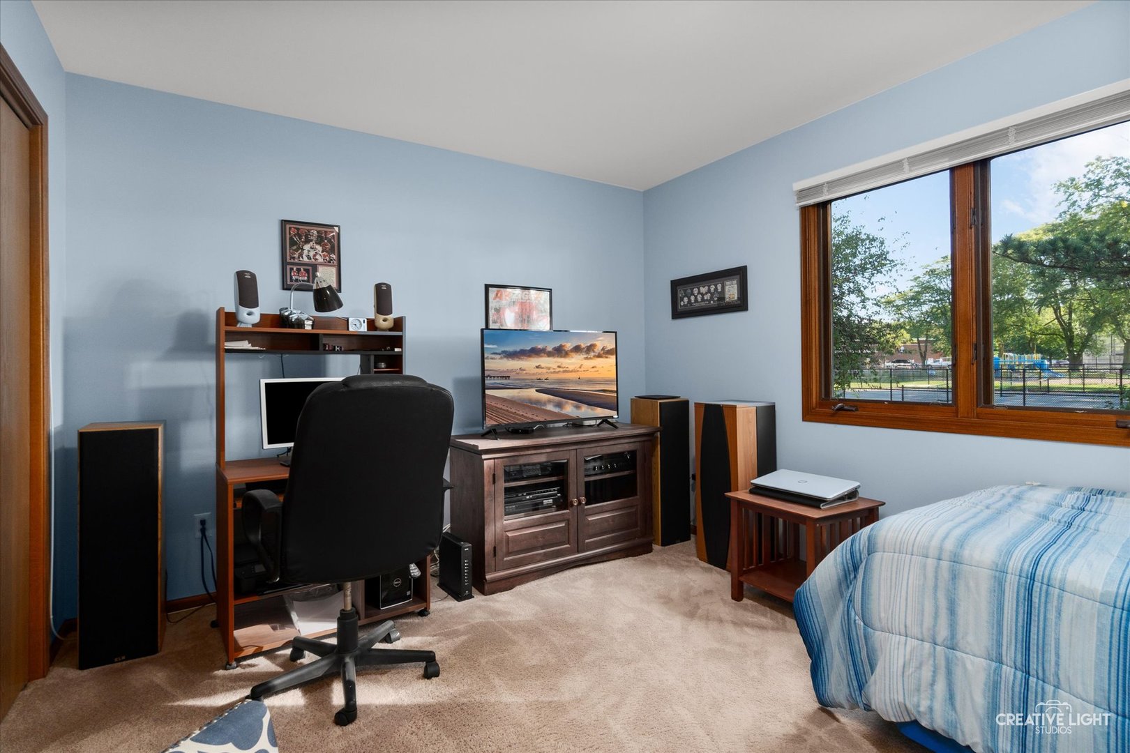 43 S Juniper Drive, North Aurora, IL 60542