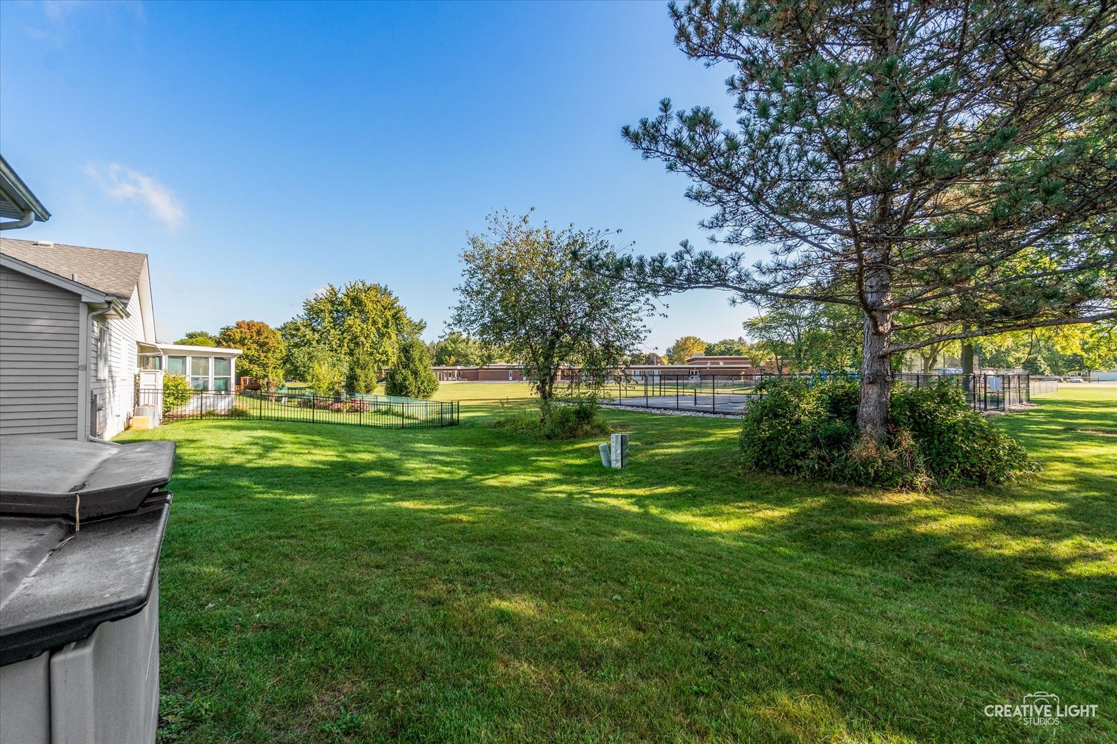 43 S Juniper Drive, North Aurora, IL 60542