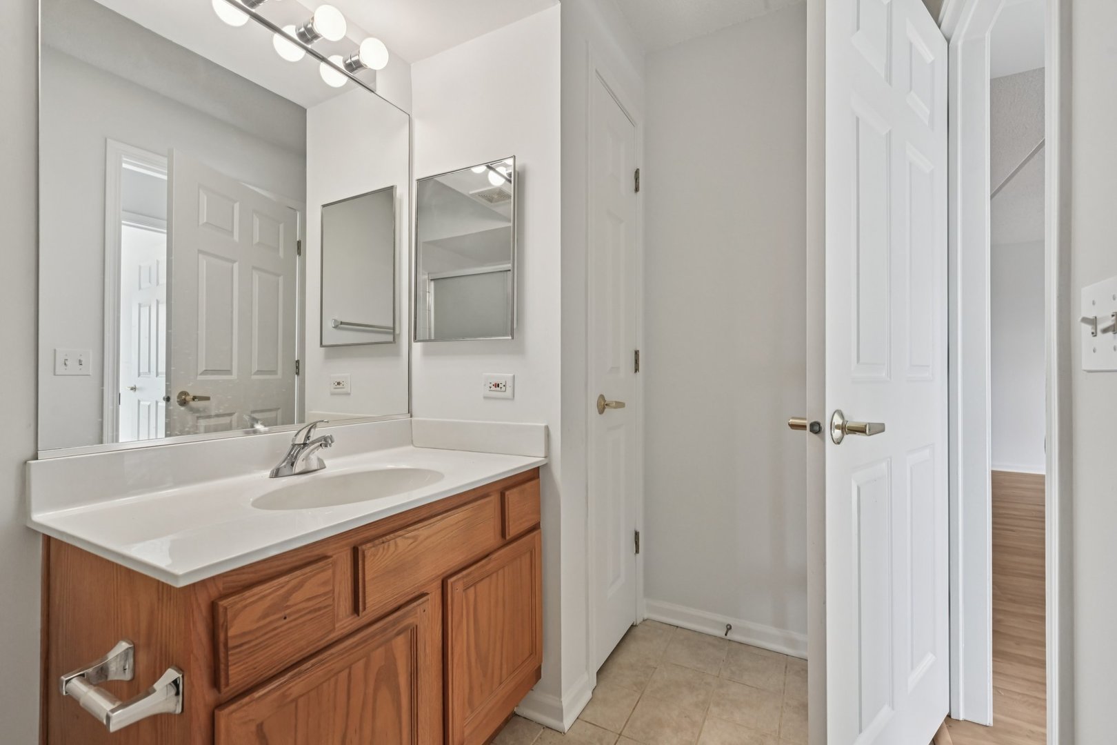 435 William Street #205, River Forest, IL 60305