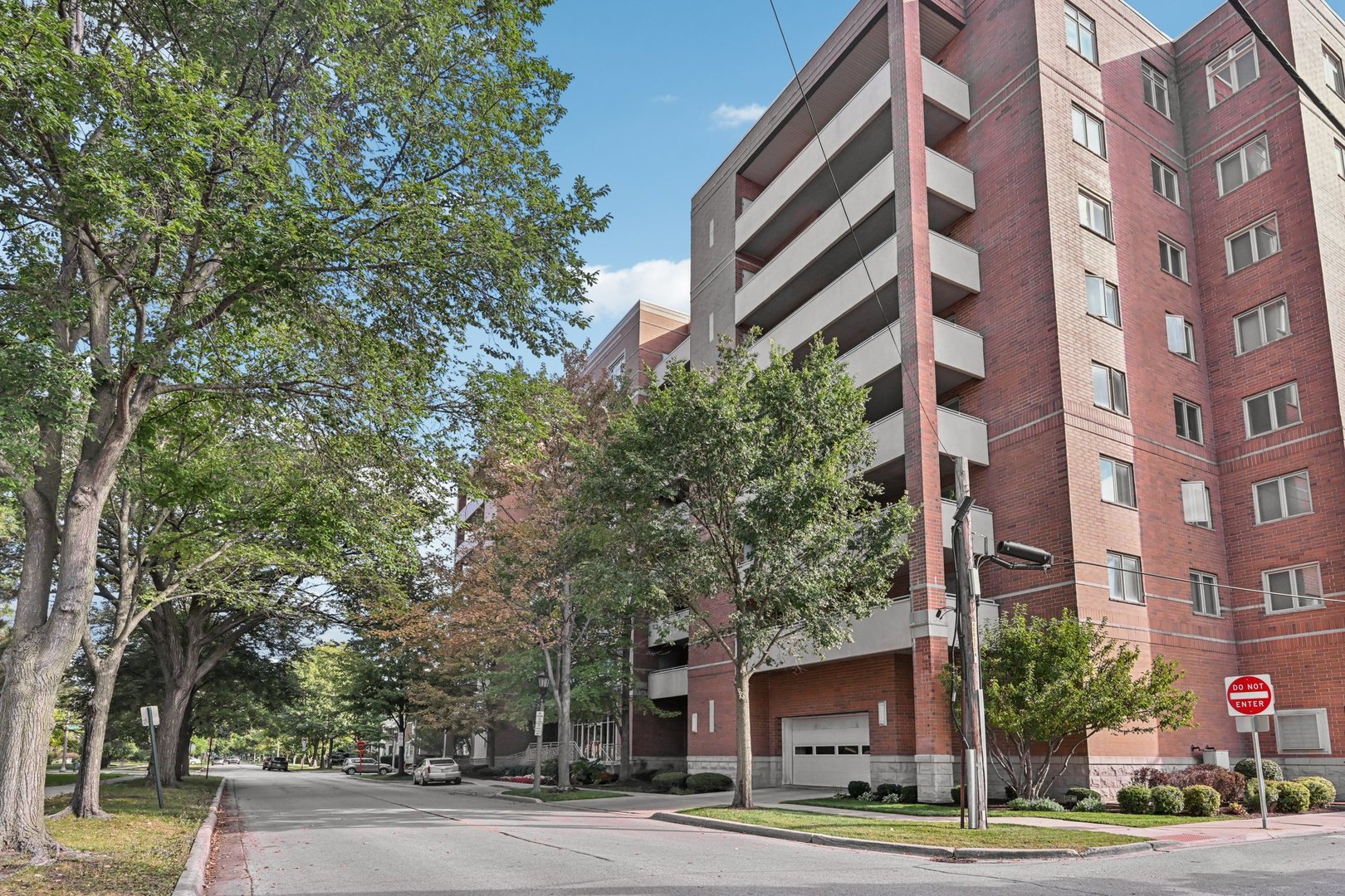 435 William Street #205, River Forest, IL 60305