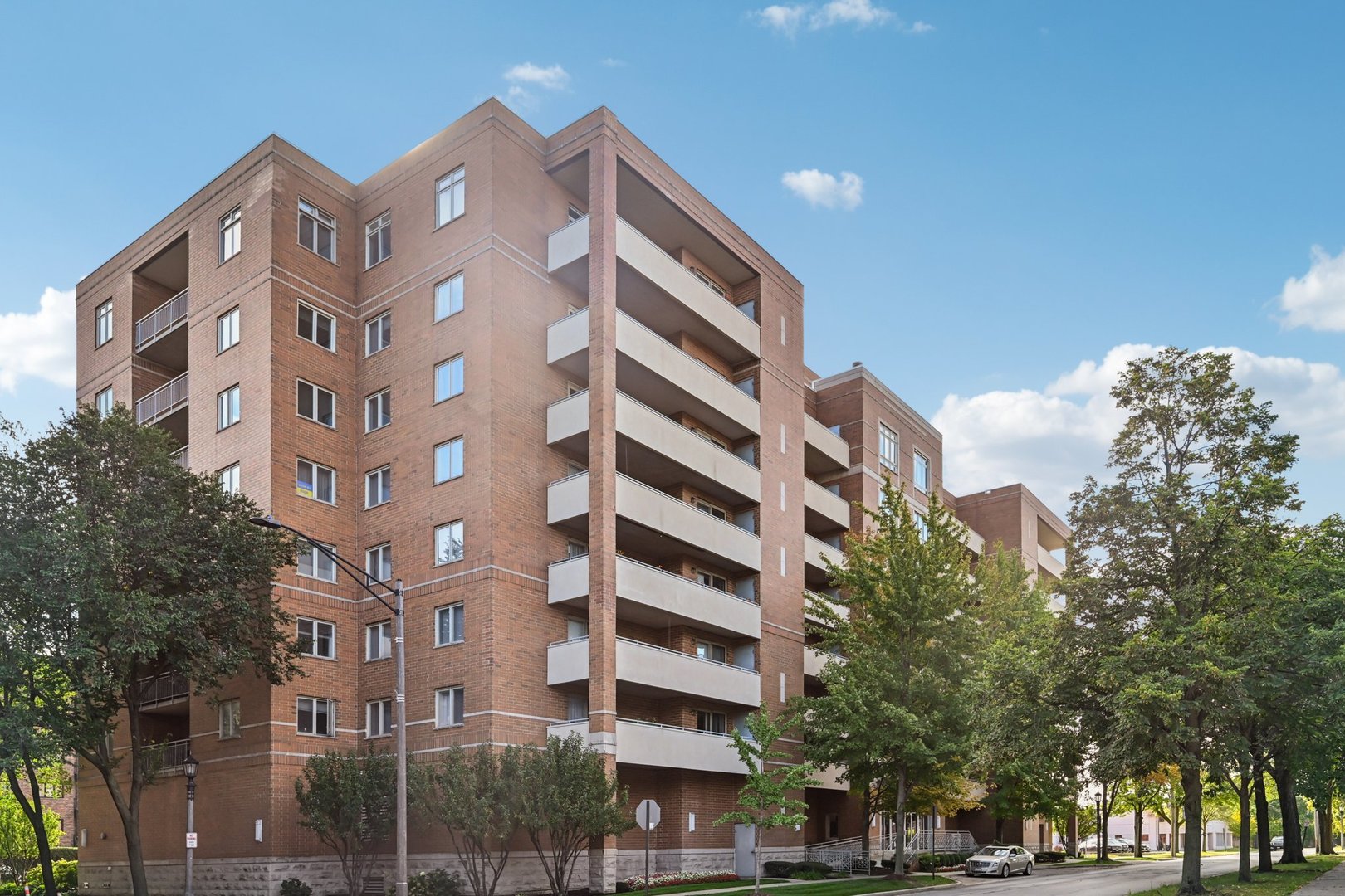 435 William Street #205, River Forest, IL 60305