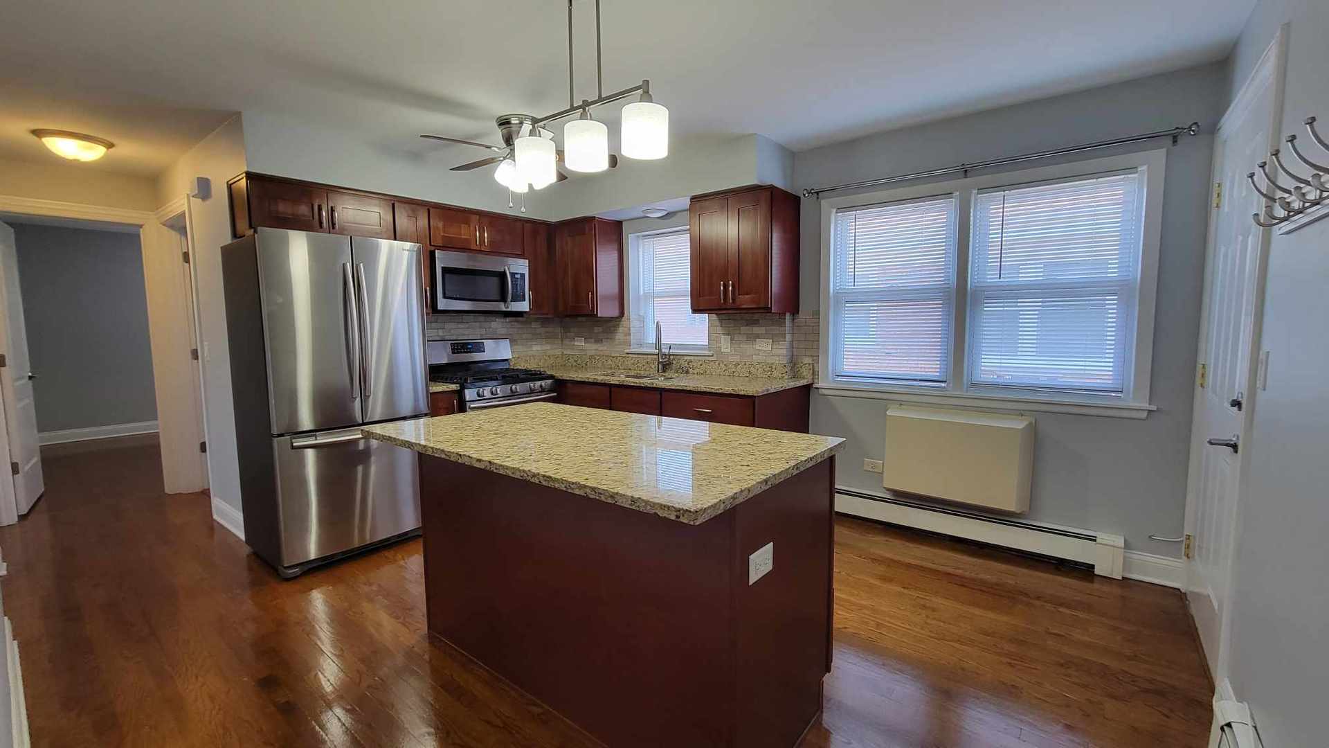 7649 W Irving Park Road, Chicago, IL 60634