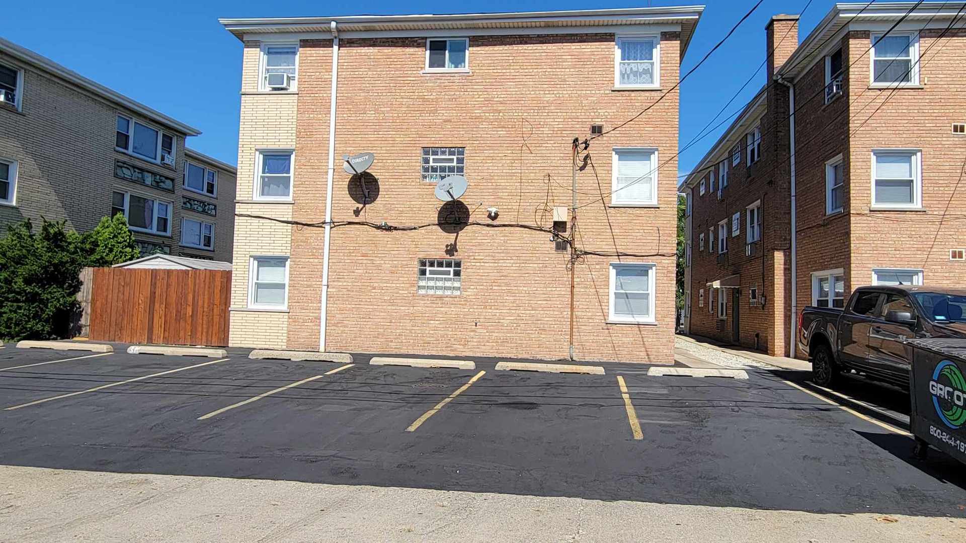 7649 W Irving Park Road, Chicago, IL 60634