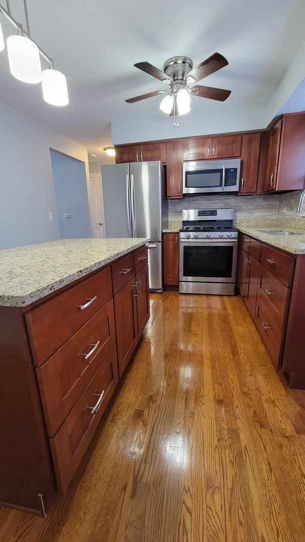 7649 W Irving Park Road, Chicago, IL 60634