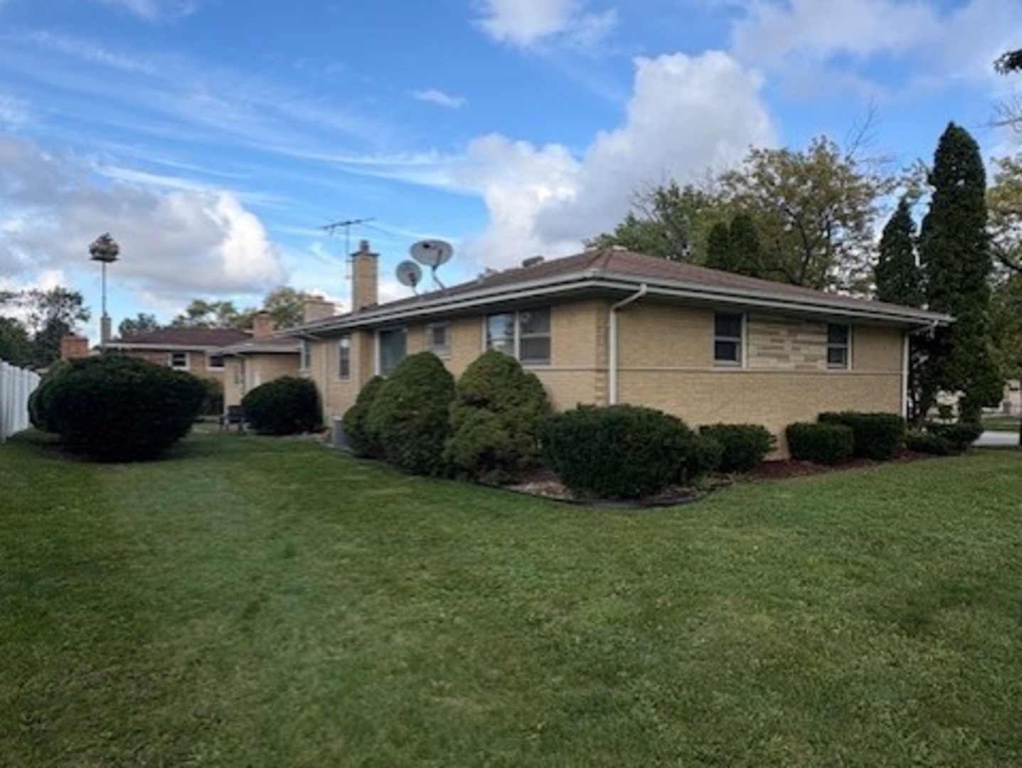 16560 Greenwood Avenue, South Holland, IL 60473