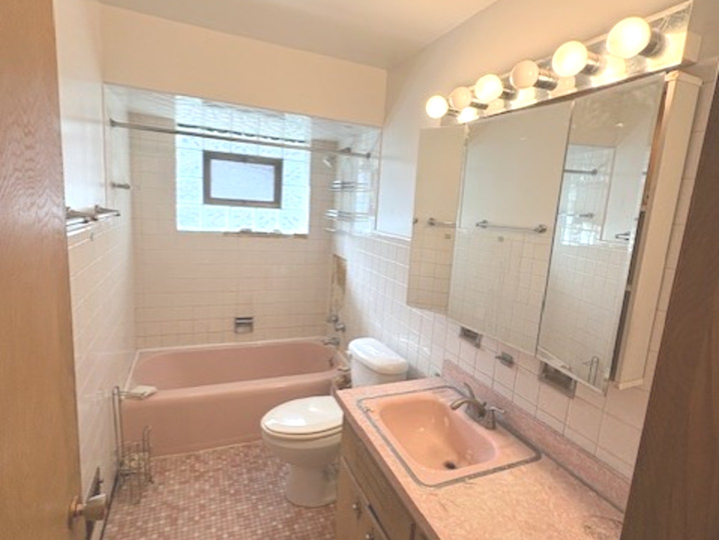 16560 Greenwood Avenue, South Holland, IL 60473