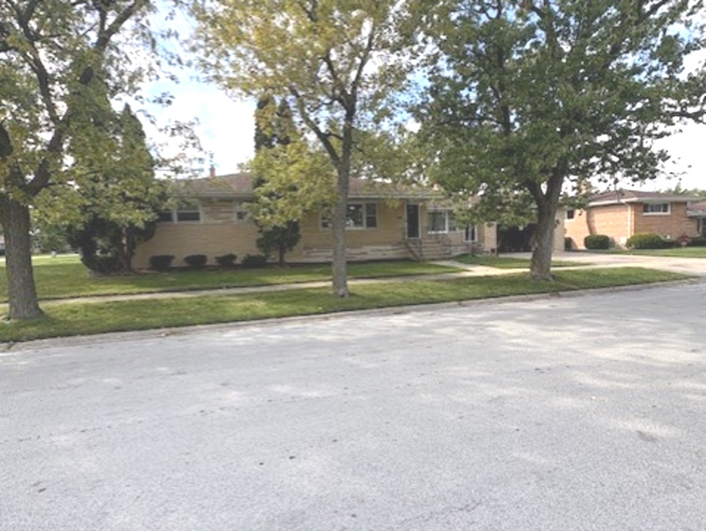 16560 Greenwood Avenue, South Holland, IL 60473