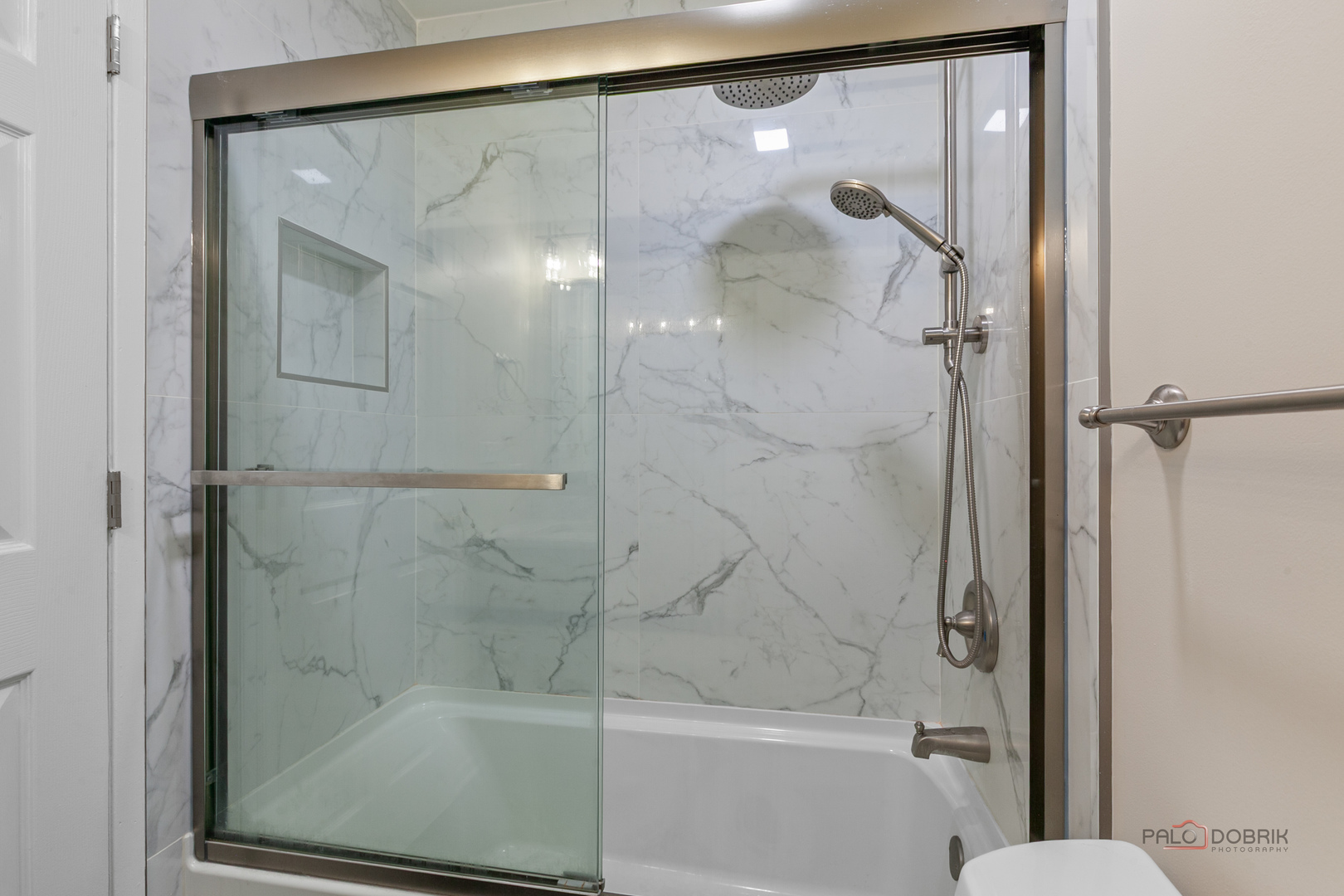 989 BUTTER CREEK Court #989, Hoffman Estates, IL 60169