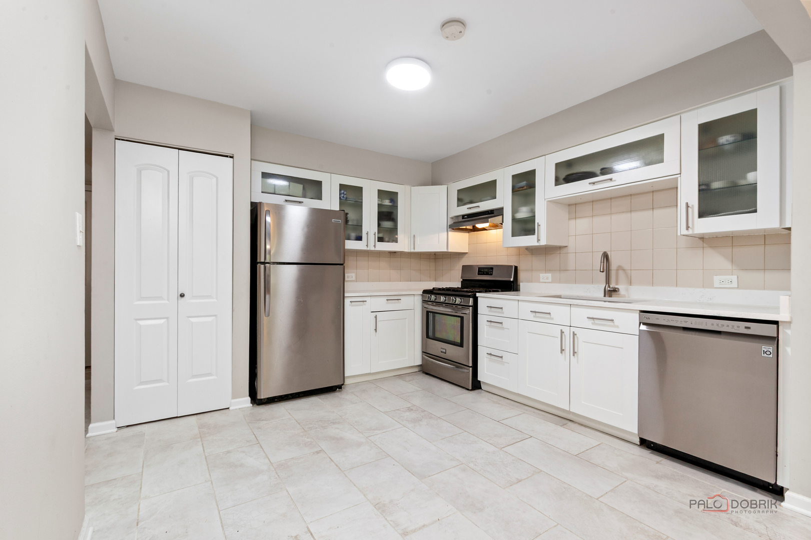 989 BUTTER CREEK Court #989, Hoffman Estates, IL 60169