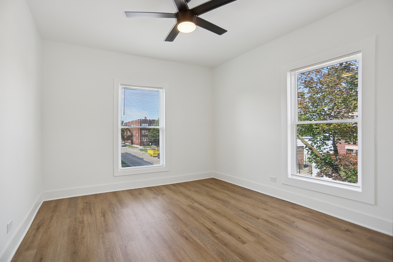 7000 S Eberhart Avenue, Chicago, IL 60637