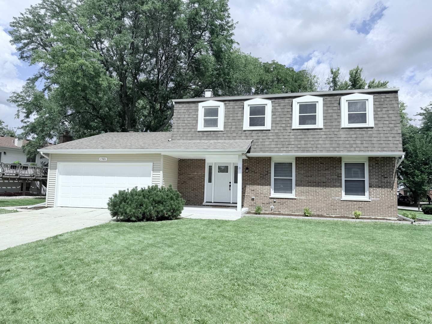 1581 Groton Lane, Wheaton, IL 60189