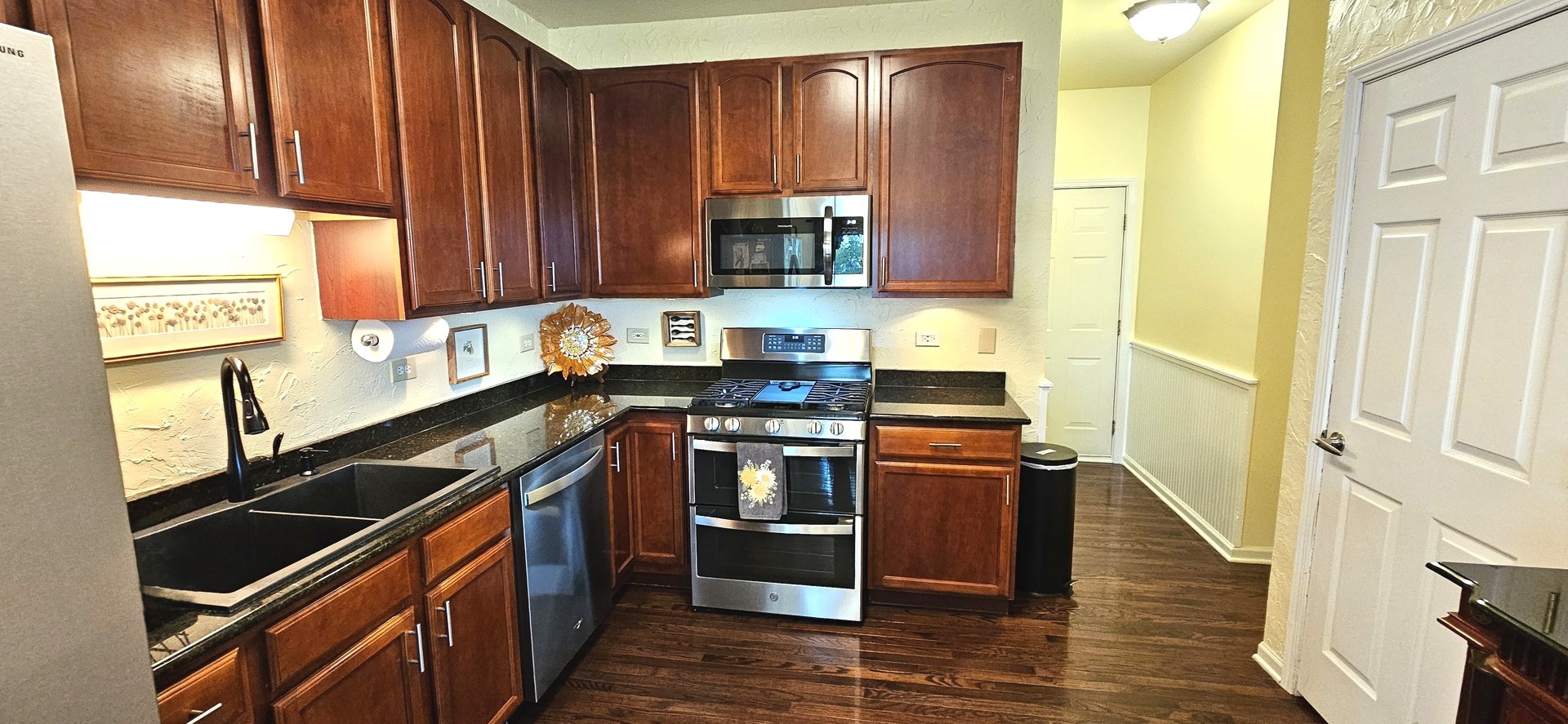 4410 Shooting Star Court, Island Lake, IL 60042