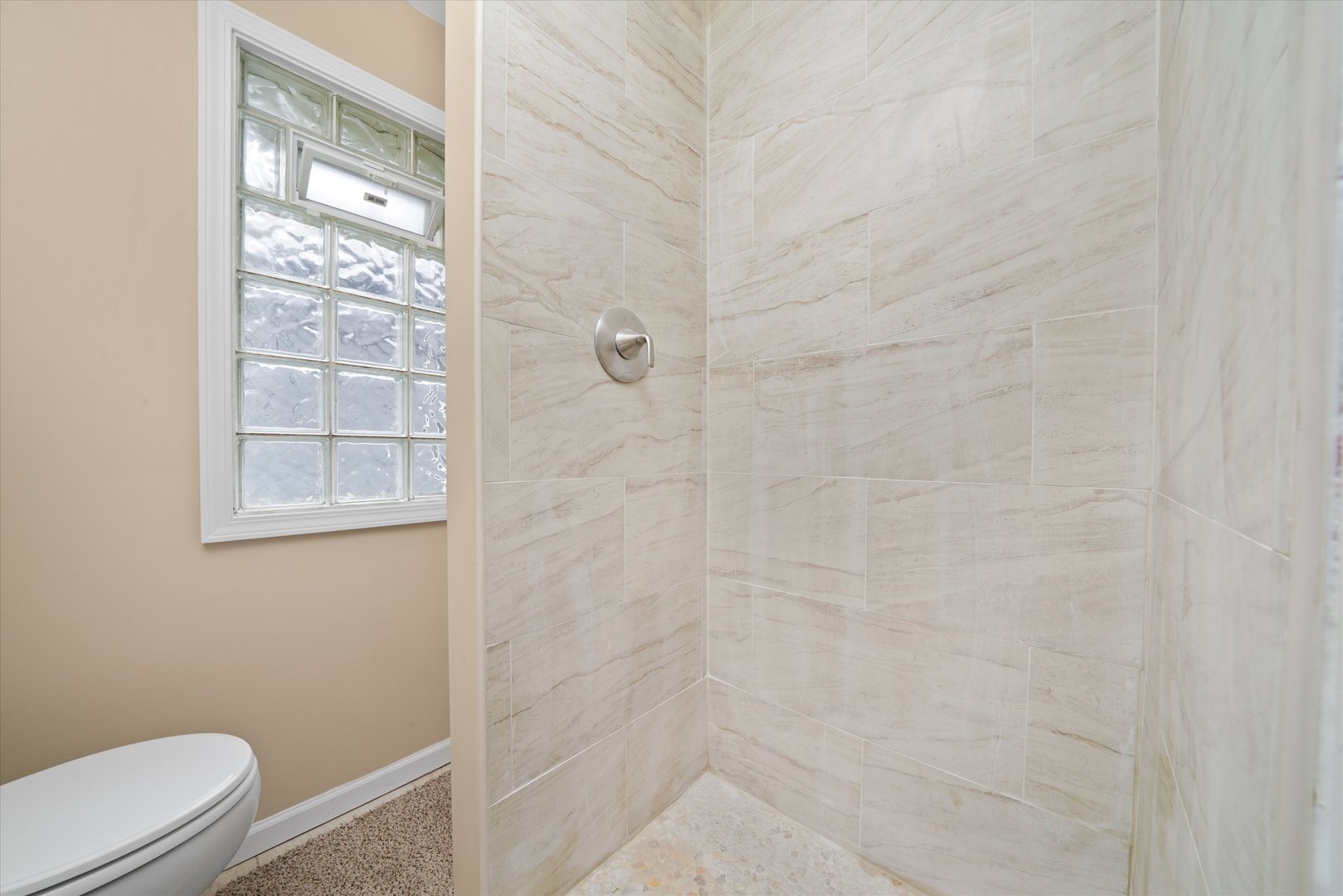 14803 Madison Avenue, Harvey, IL 60426