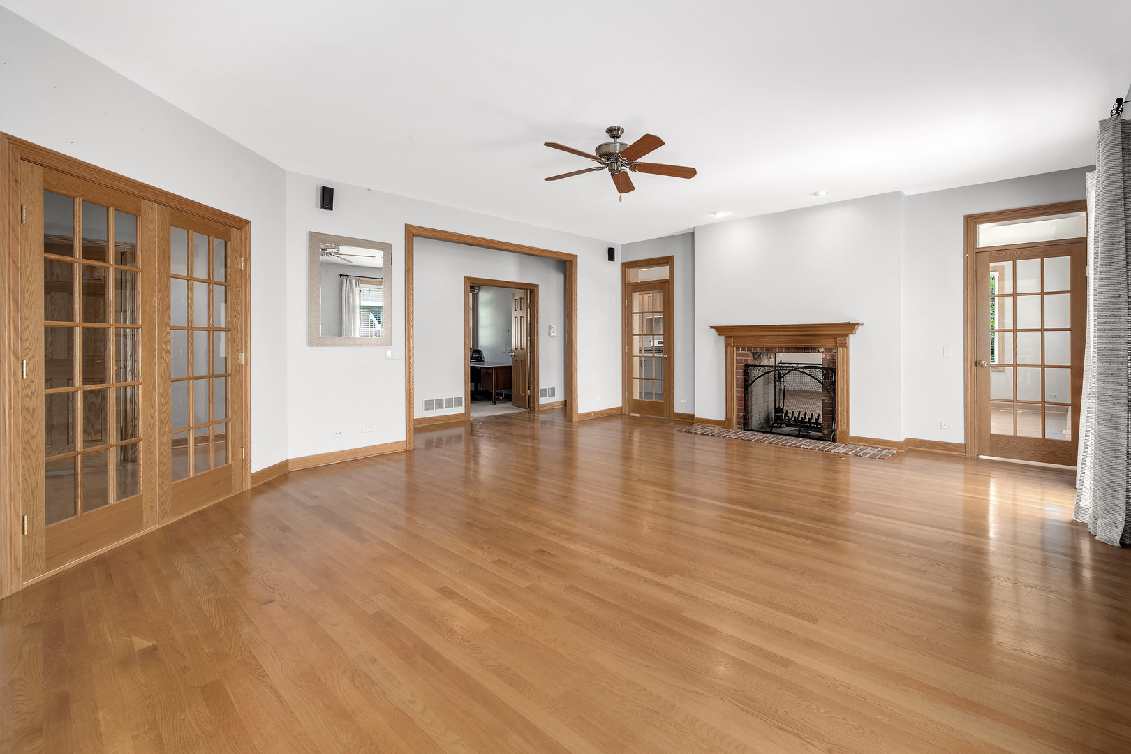 4829 Linscott Avenue, Downers Grove, IL 60515