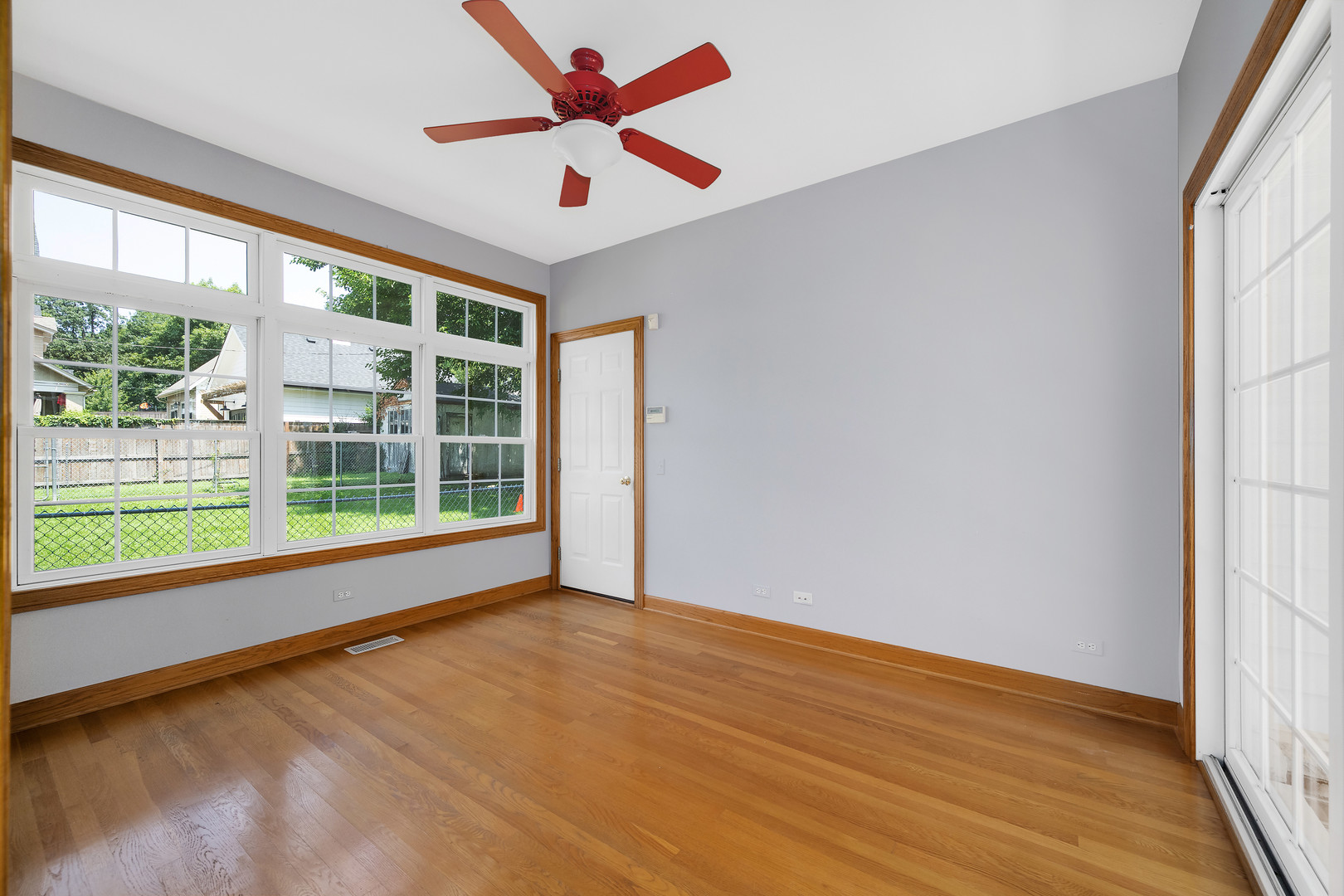 4829 Linscott Avenue, Downers Grove, IL 60515