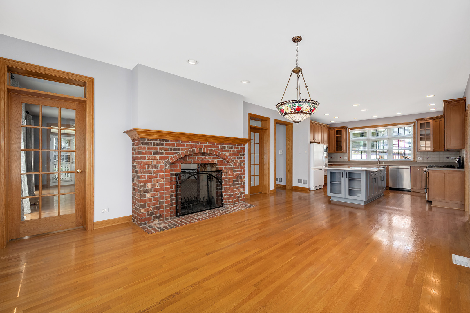 4829 Linscott Avenue, Downers Grove, IL 60515
