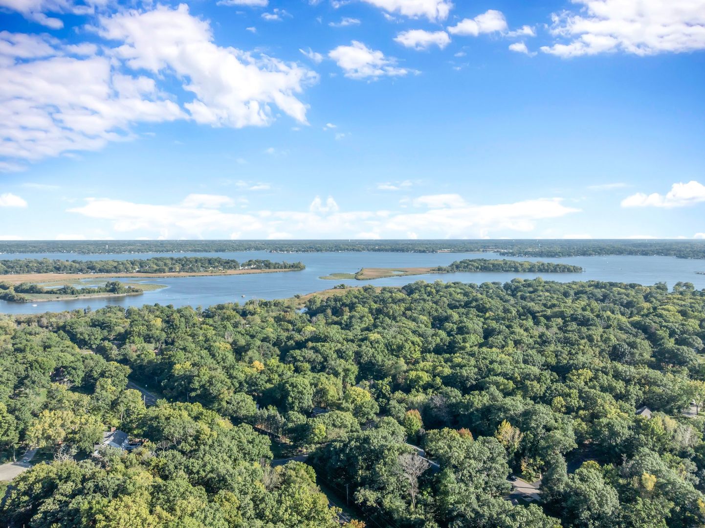 6712 PERKINS Parkway, Fox Lake, IL 60020