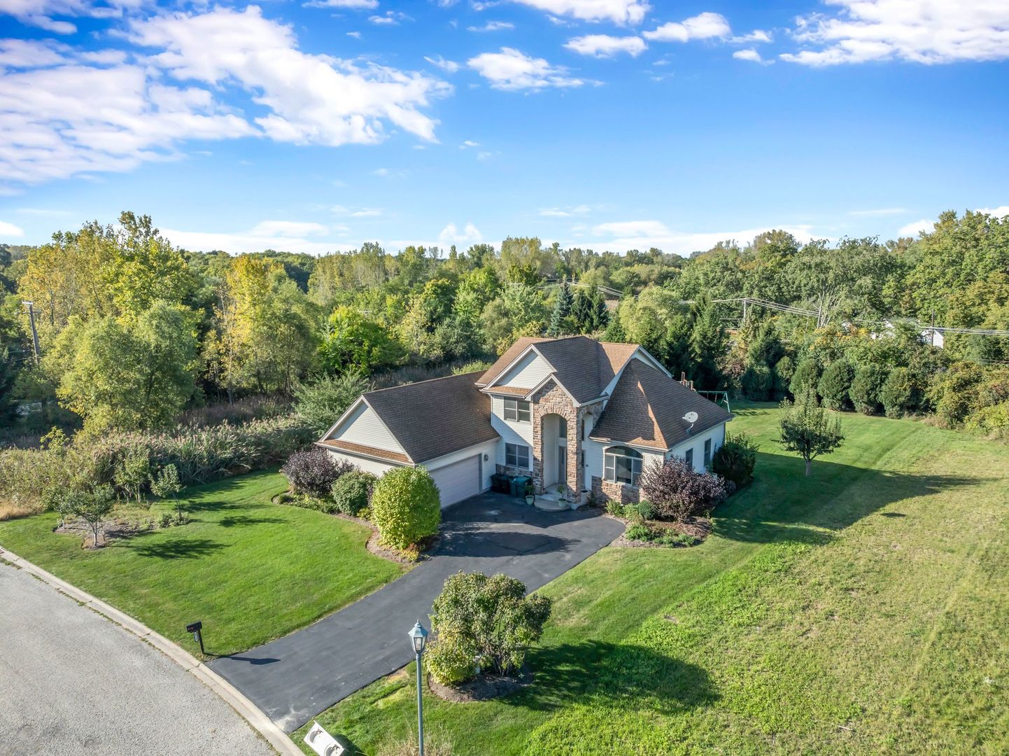 6712 PERKINS Parkway, Fox Lake, IL 60020