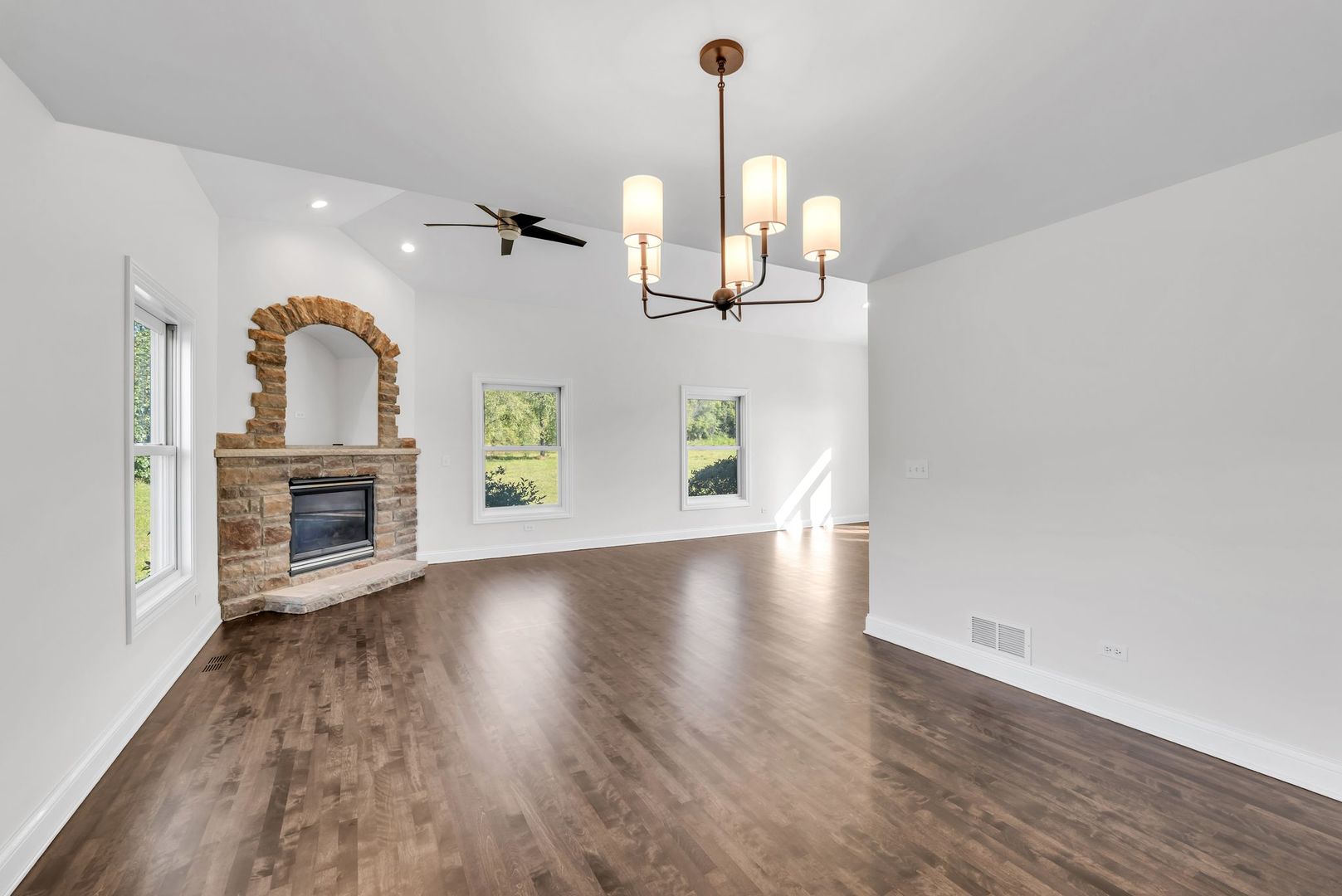 6712 PERKINS Parkway, Fox Lake, IL 60020