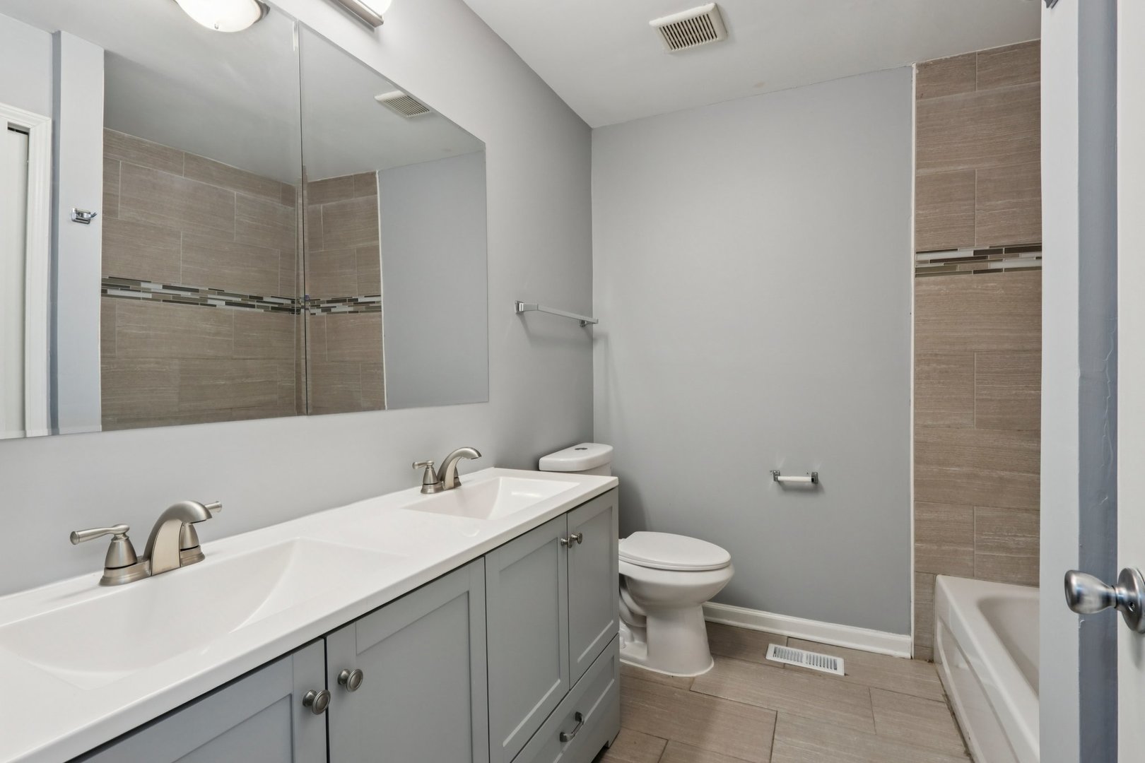 18853 Cedar Court, Country Club Hills, IL 60478