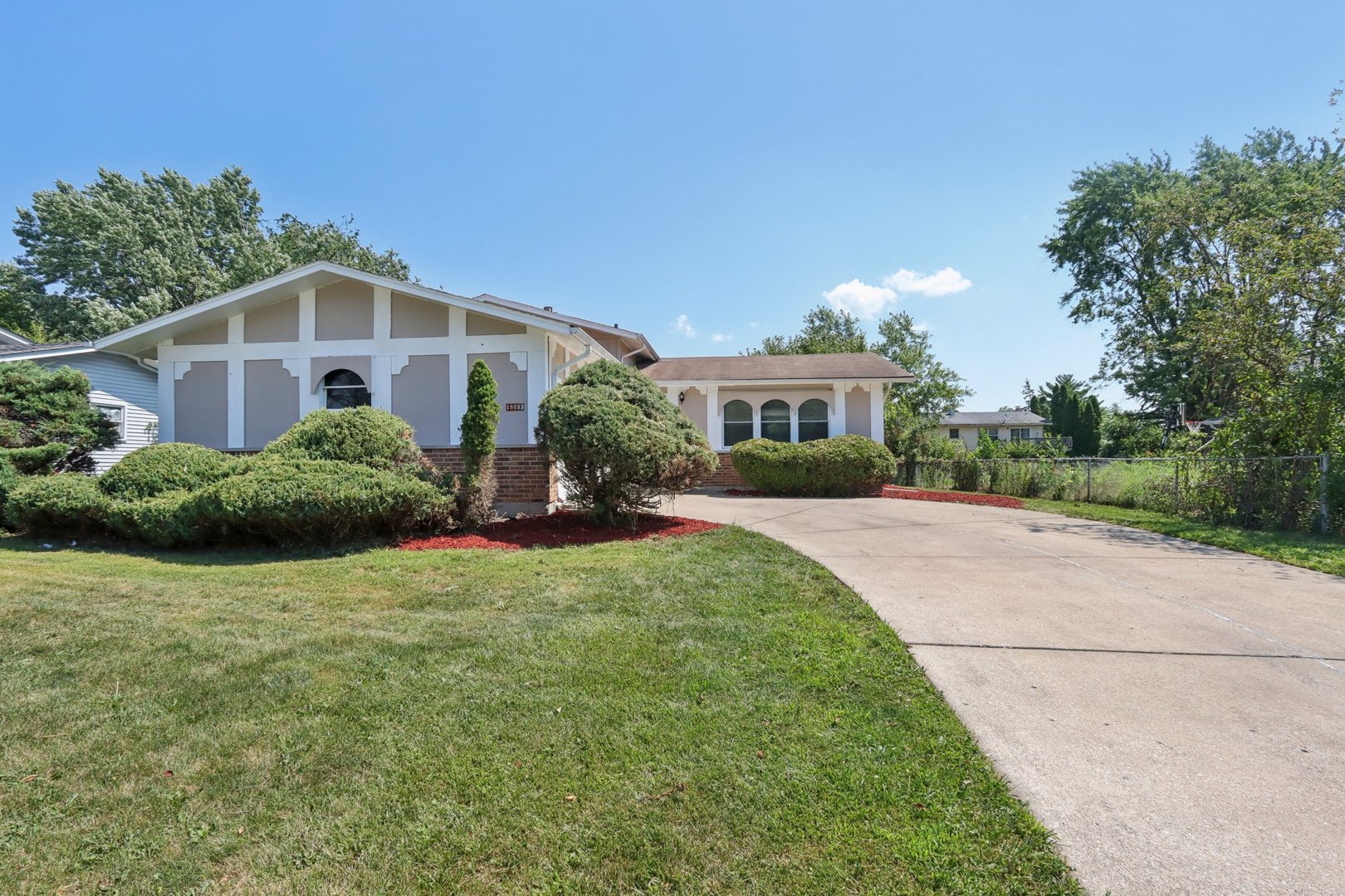 18853 Cedar Court, Country Club Hills, IL 60478