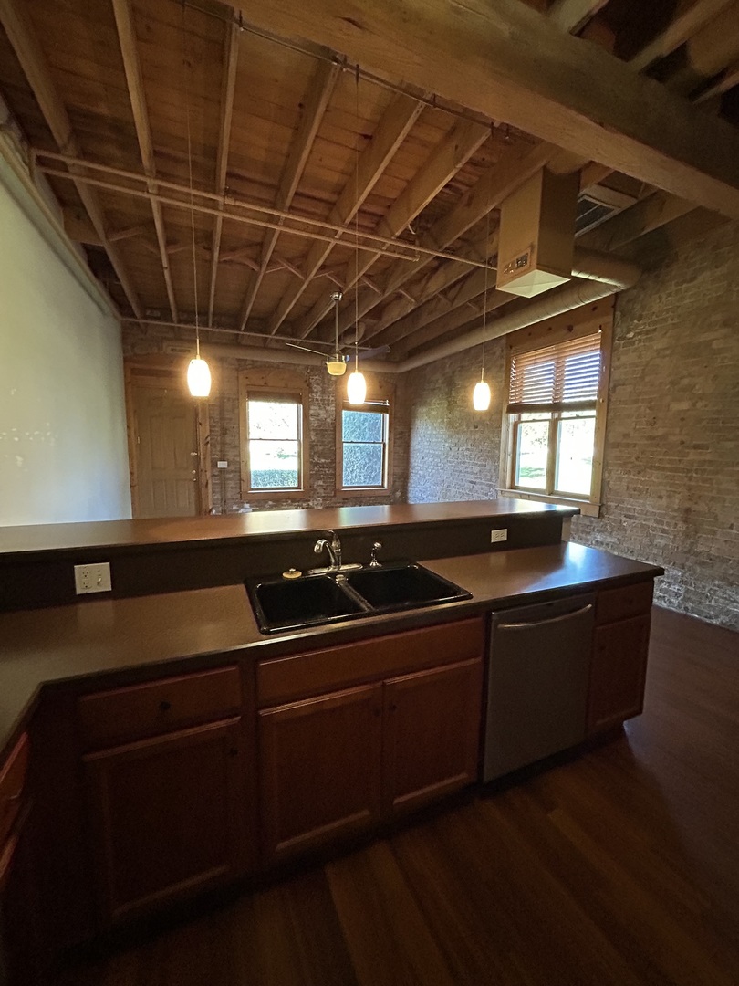 266 Hutchins Court #266, Woodstock, IL 60098