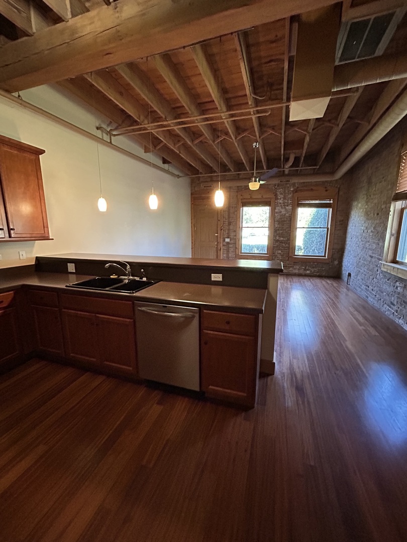 266 Hutchins Court #266, Woodstock, IL 60098