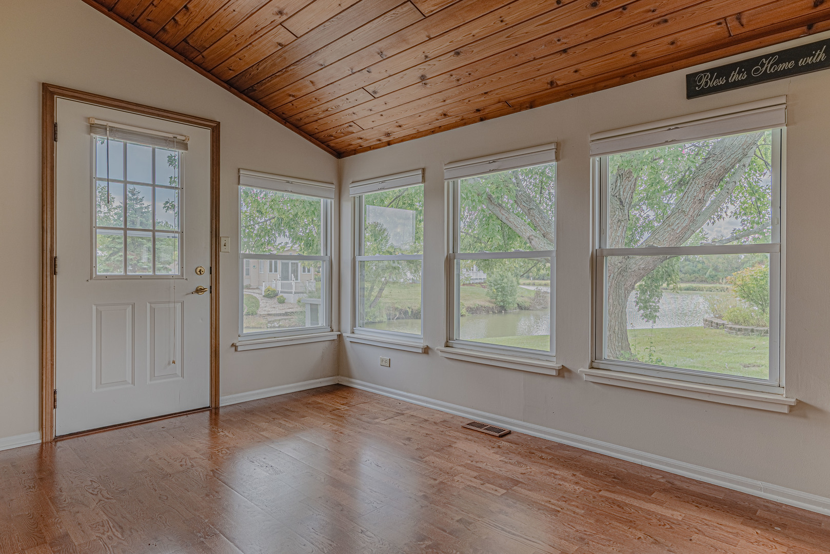 9 Derby Court, Grayslake, IL 60030
