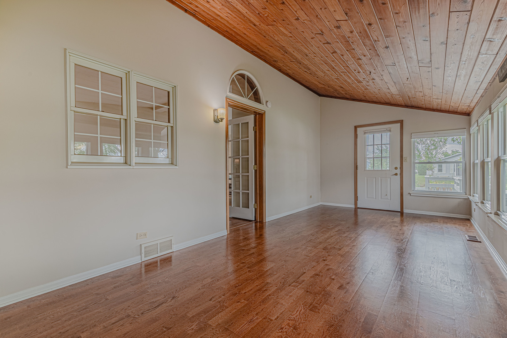9 Derby Court, Grayslake, IL 60030