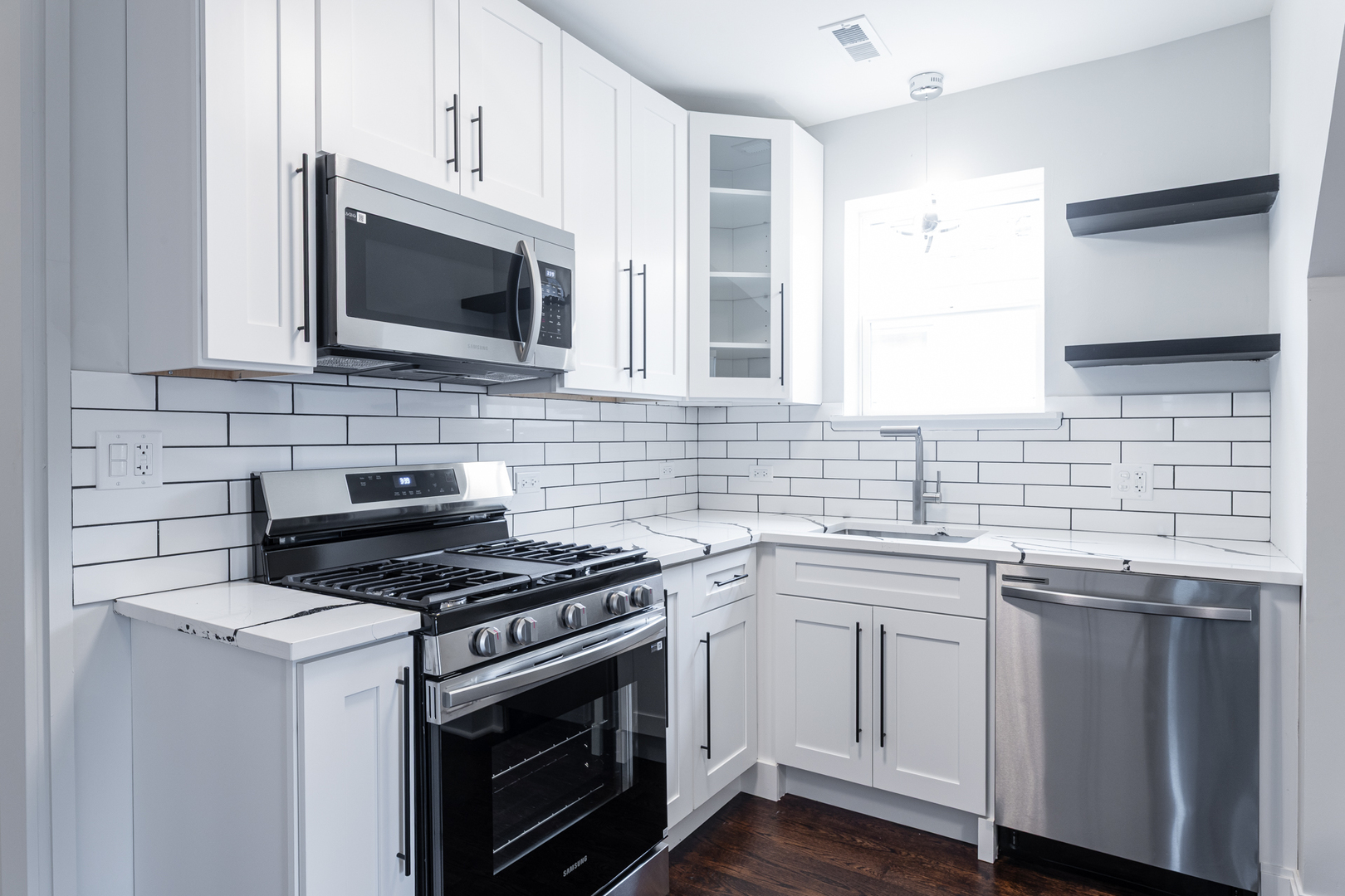 5942 W Eastwood Avenue, Chicago, IL 60630