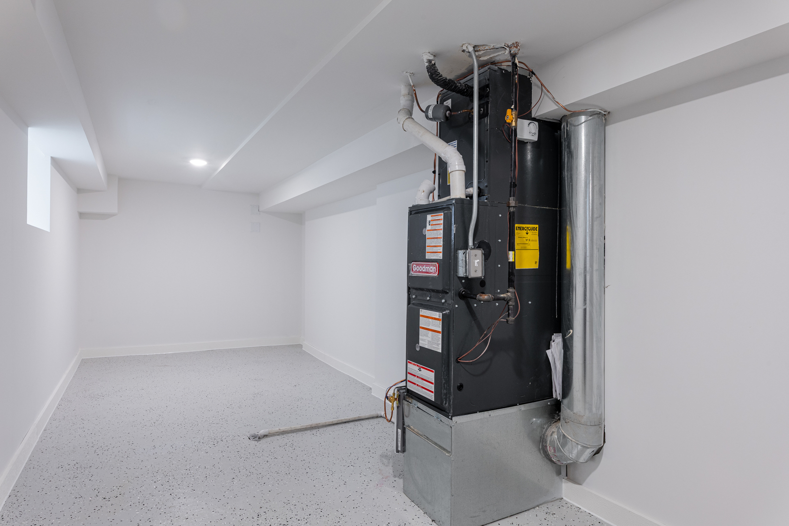 5942 W Eastwood Avenue, Chicago, IL 60630