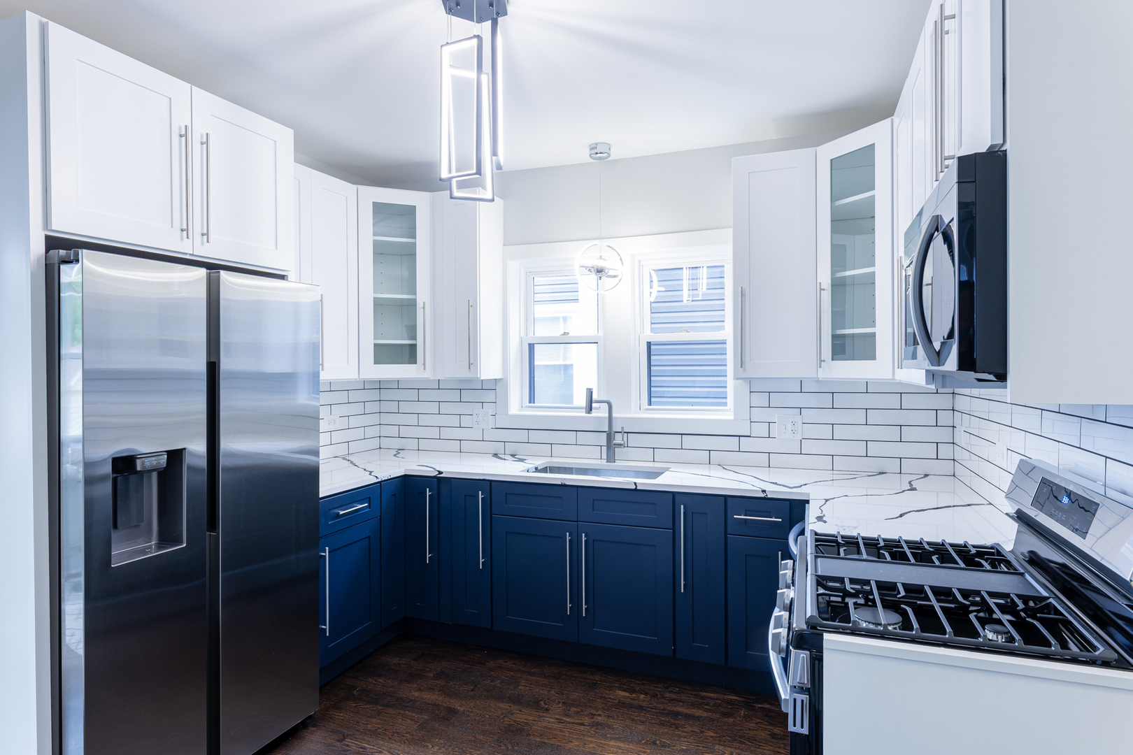 5942 W Eastwood Avenue, Chicago, IL 60630