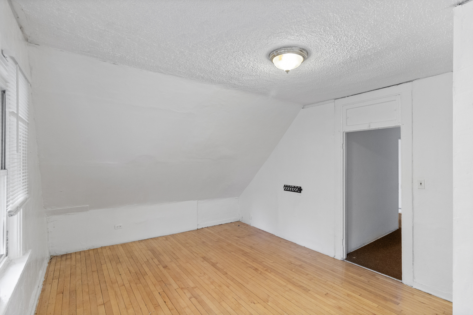1633 Mcdaniel Avenue, Evanston, IL 60201