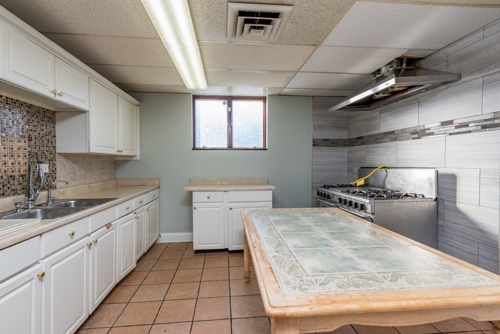 2126 10th Street, Waukegan, IL 60085