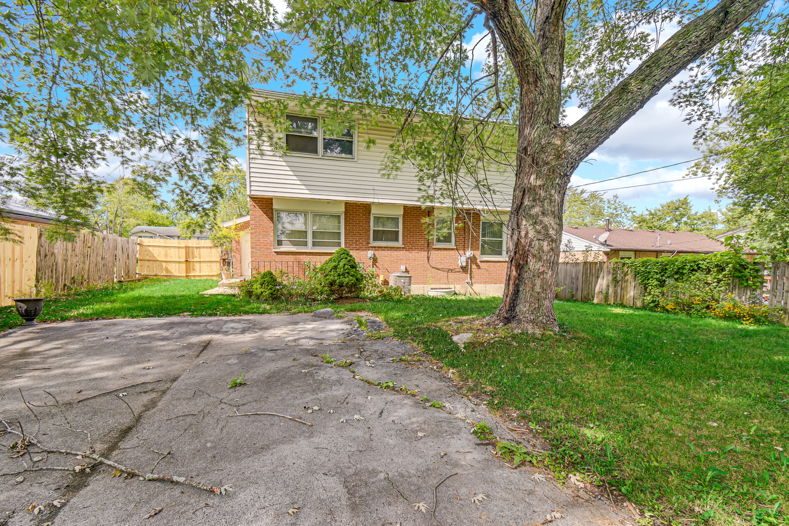 815 Blackhawk Drive, University Park, IL 60484