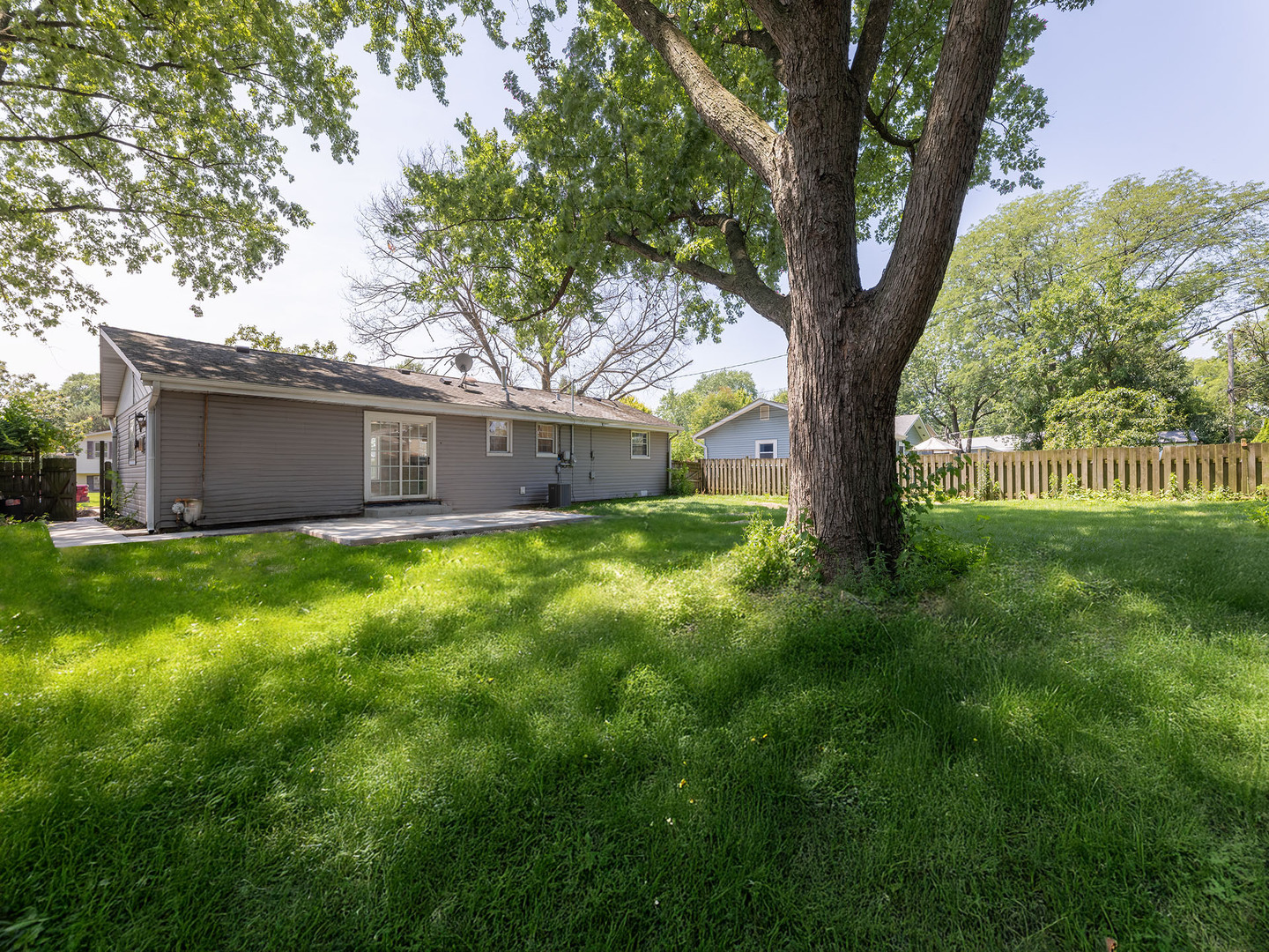 261 Arrowhead Trail, Carol Stream, IL 60188