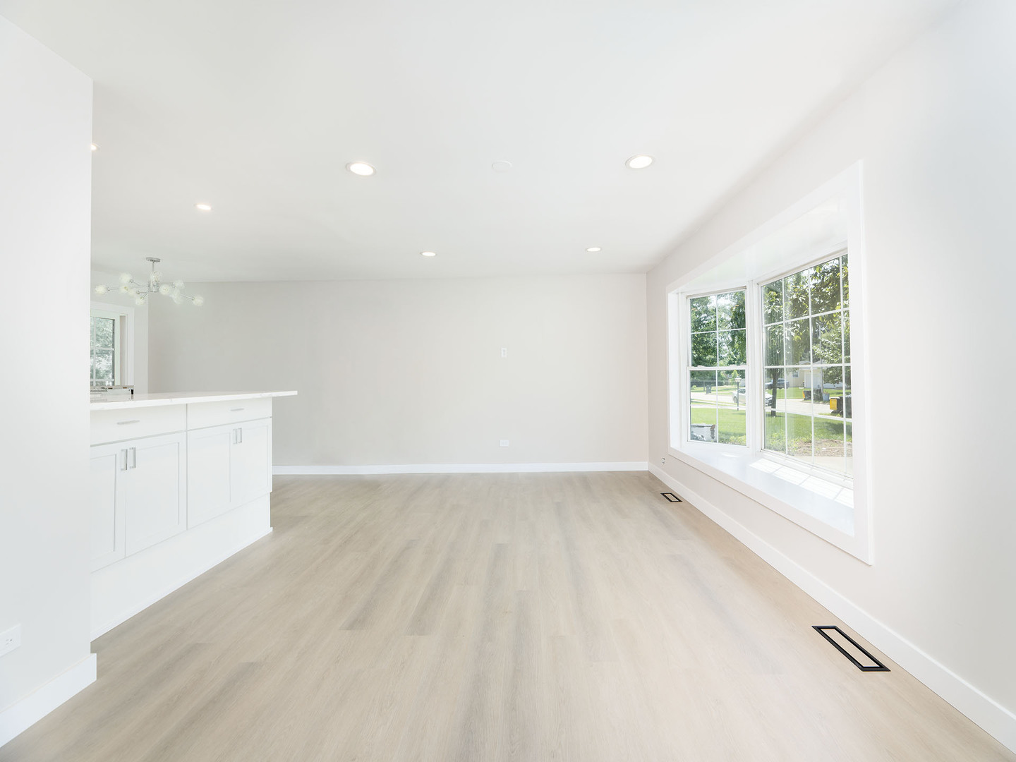 261 Arrowhead Trail, Carol Stream, IL 60188