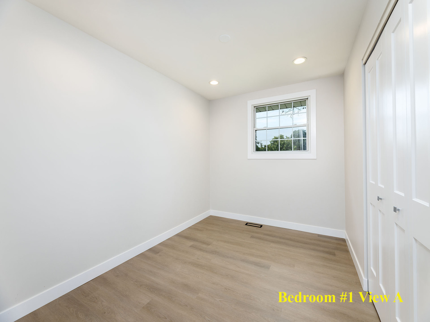 261 Arrowhead Trail, Carol Stream, IL 60188