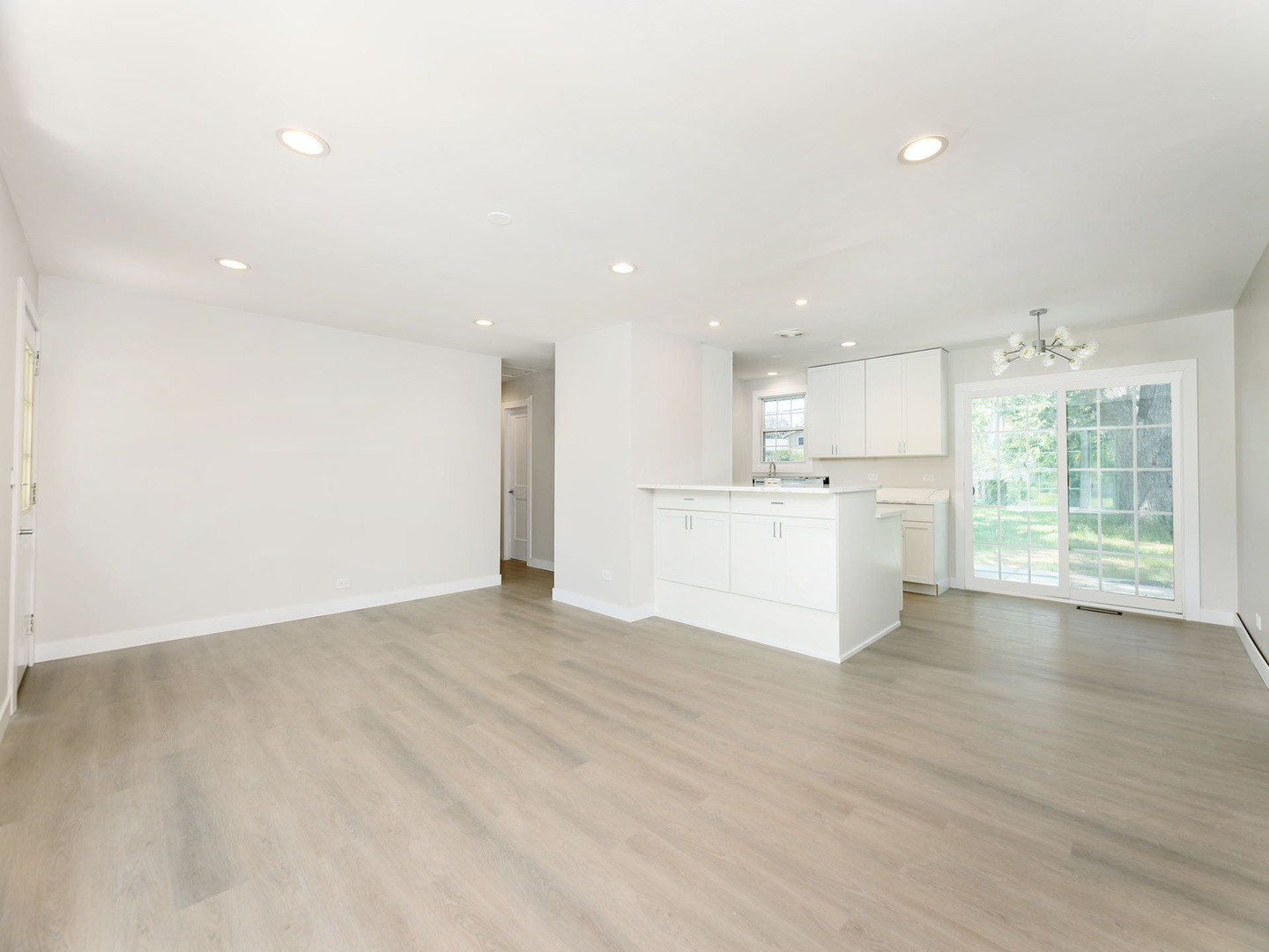 261 Arrowhead Trail, Carol Stream, IL 60188