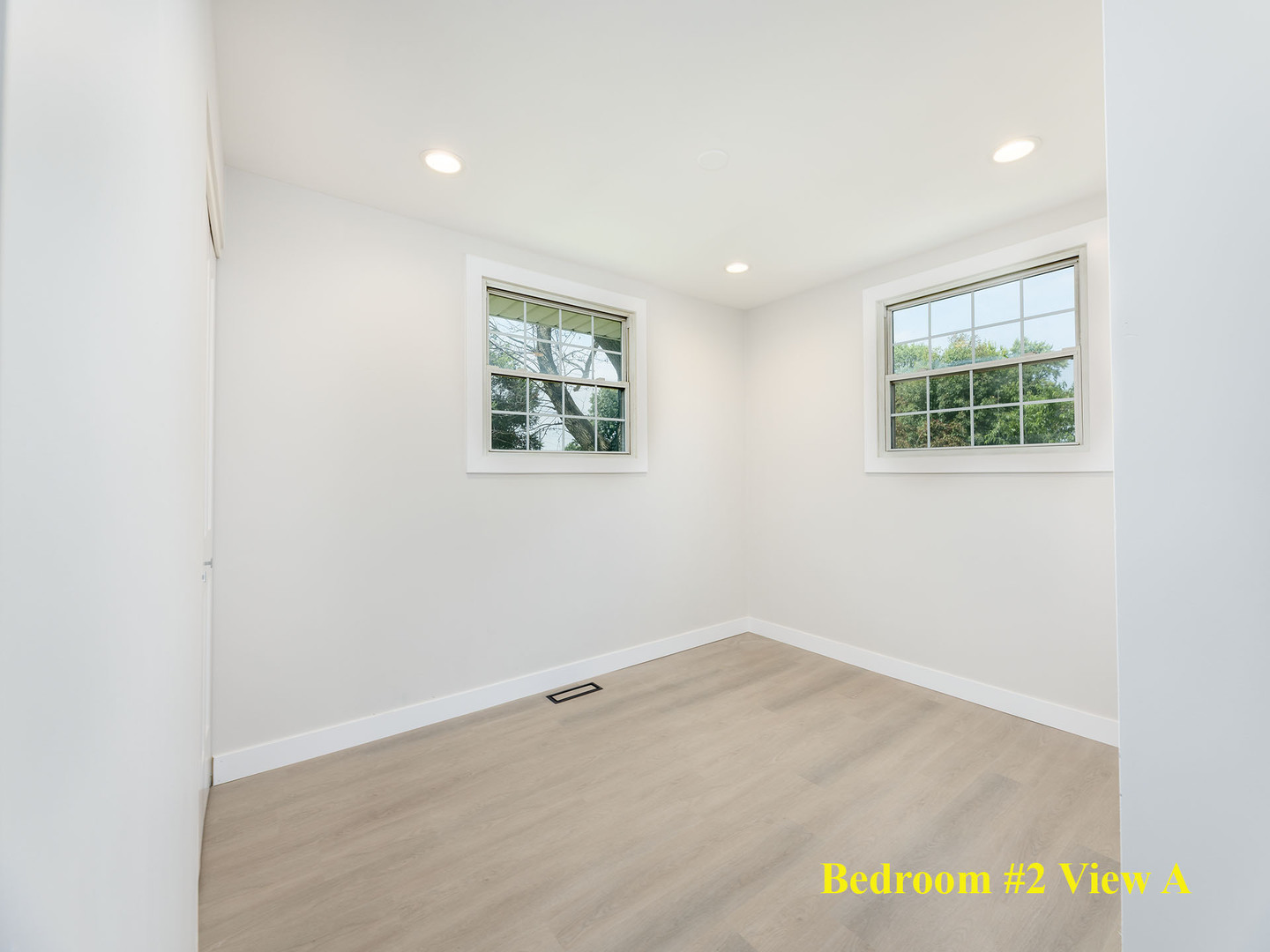 261 Arrowhead Trail, Carol Stream, IL 60188