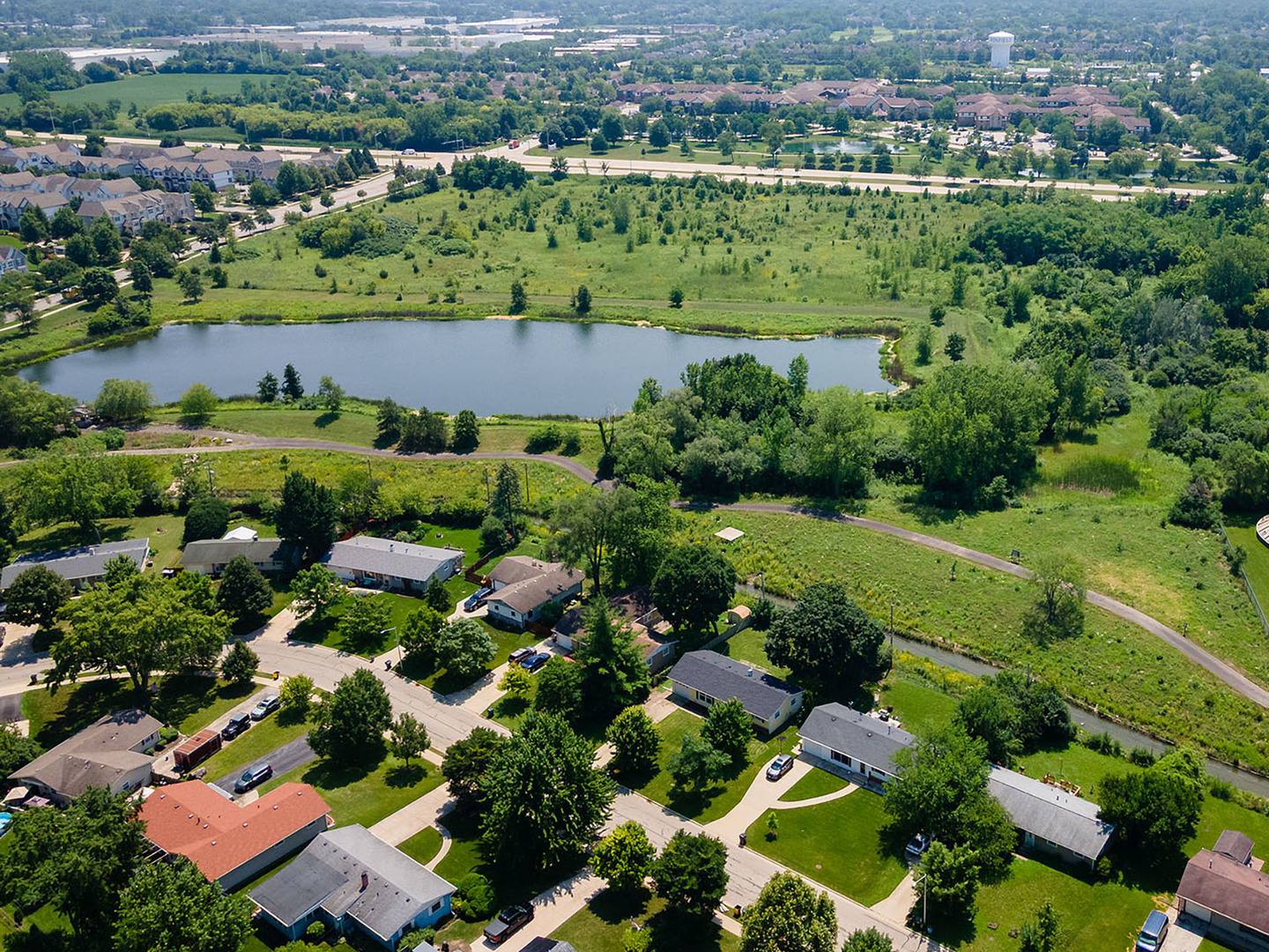 261 Arrowhead Trail, Carol Stream, IL 60188