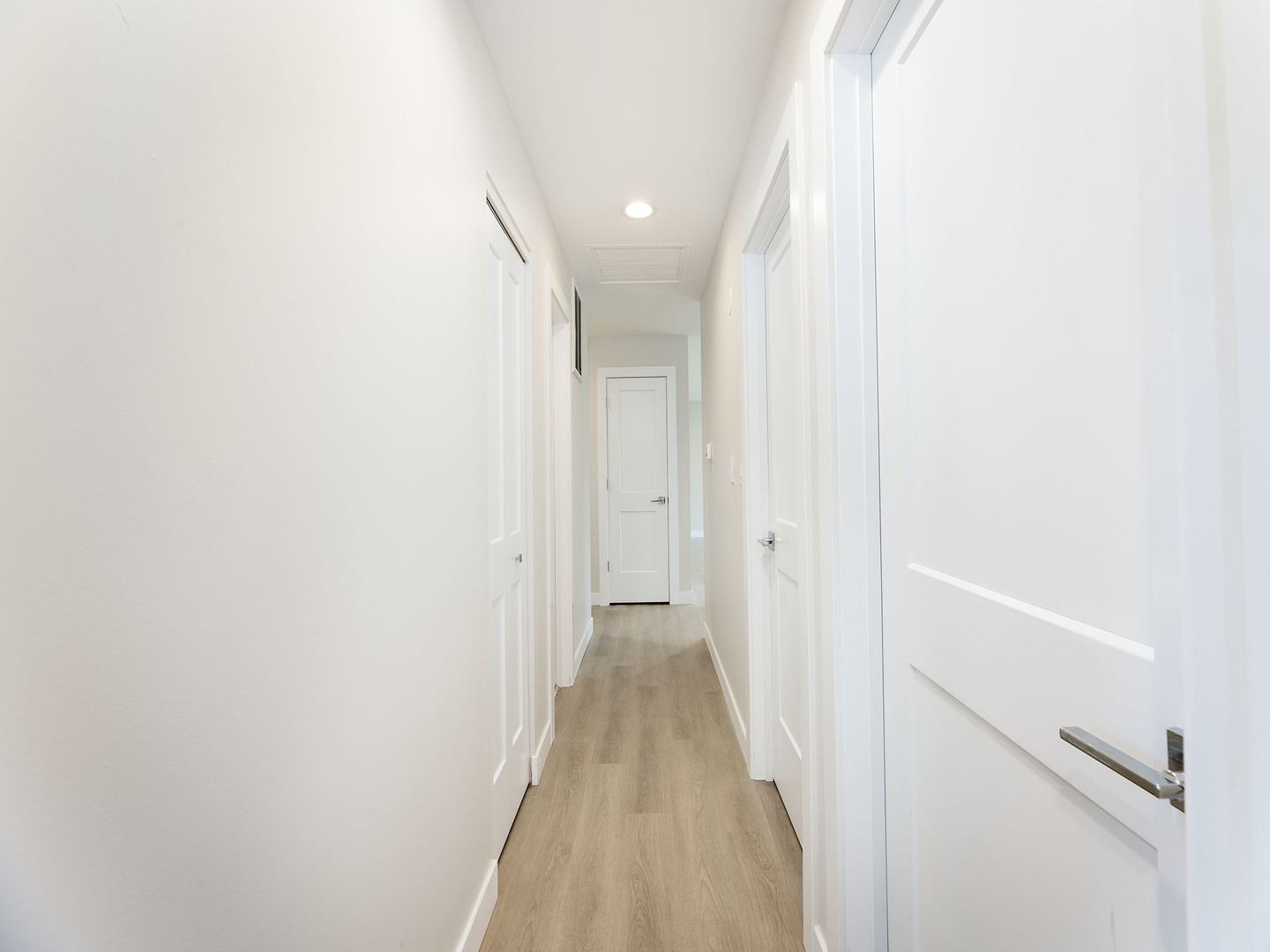 261 Arrowhead Trail, Carol Stream, IL 60188