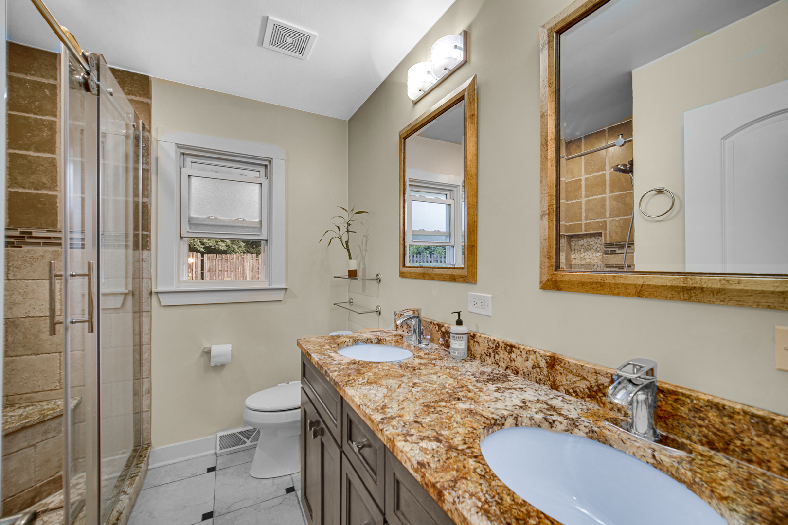 337 S Brewster Avenue, Lombard, IL 60148