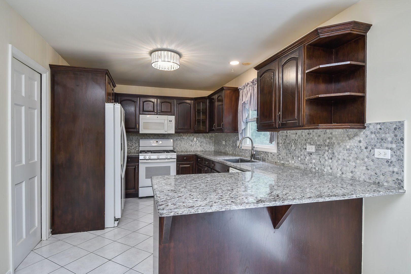 339 Windsor Drive, Bartlett, IL 60103