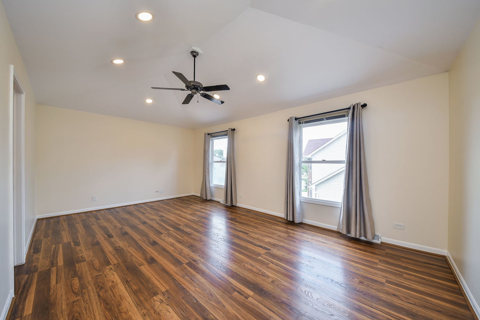 339 Windsor Drive, Bartlett, IL 60103