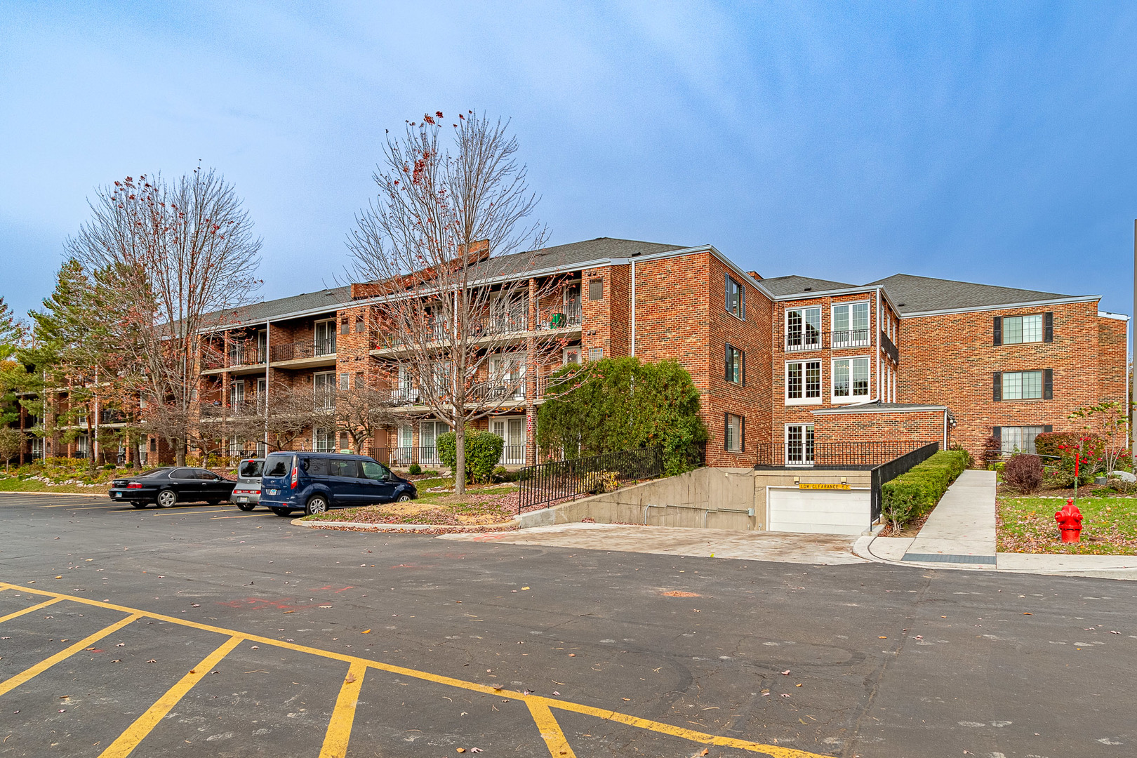 520 BIESTERFIELD Road #E220, Elk Grove Village, IL 60007