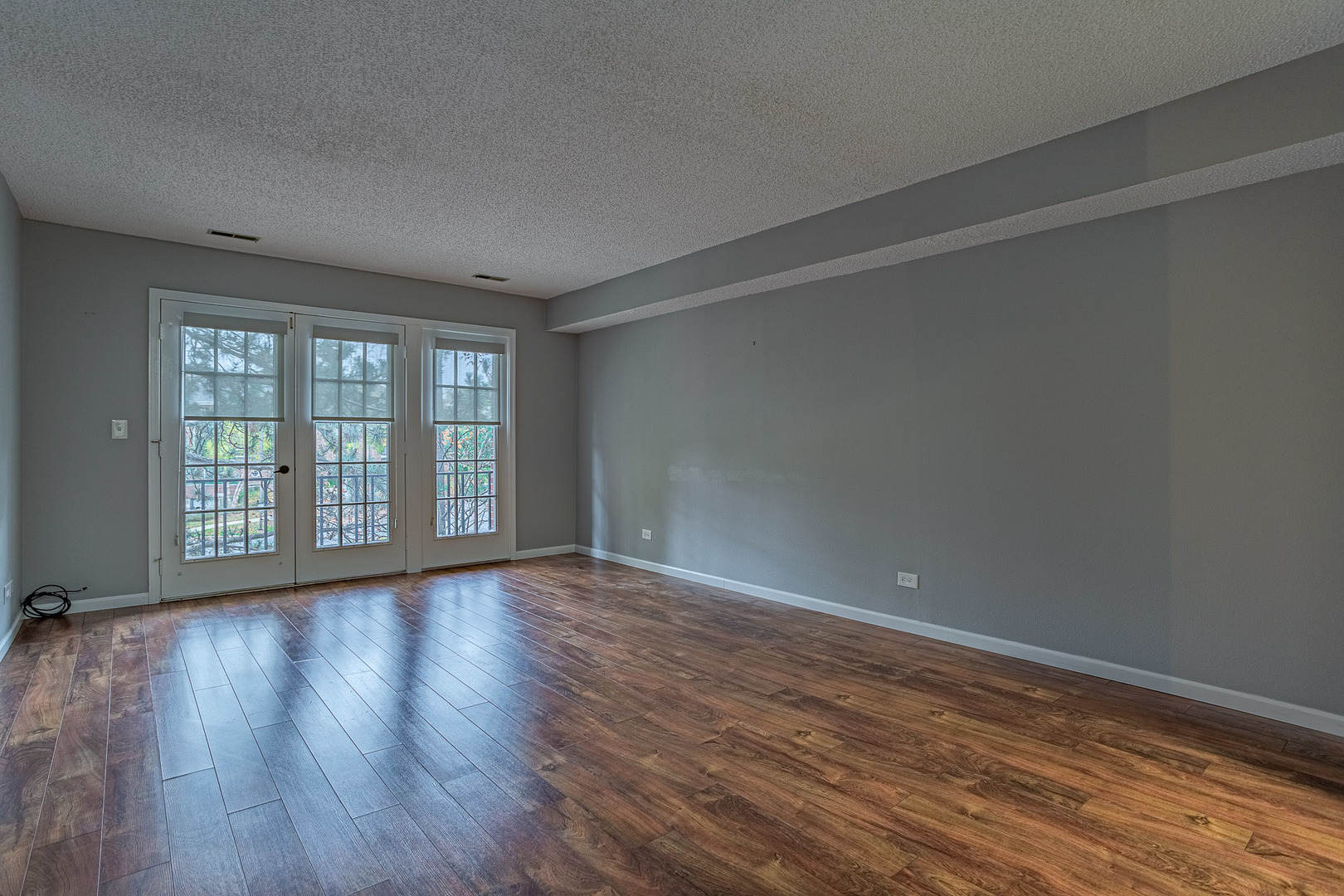 520 BIESTERFIELD Road #E220, Elk Grove Village, IL 60007