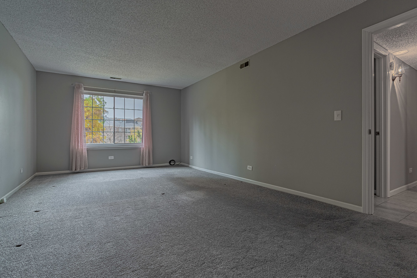 520 BIESTERFIELD Road #E220, Elk Grove Village, IL 60007